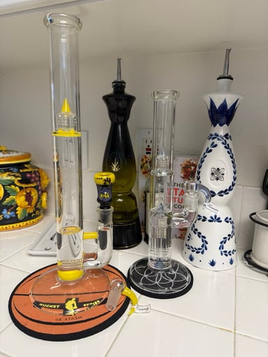 Preview pic of Sovereignty glass 44 and Pawn