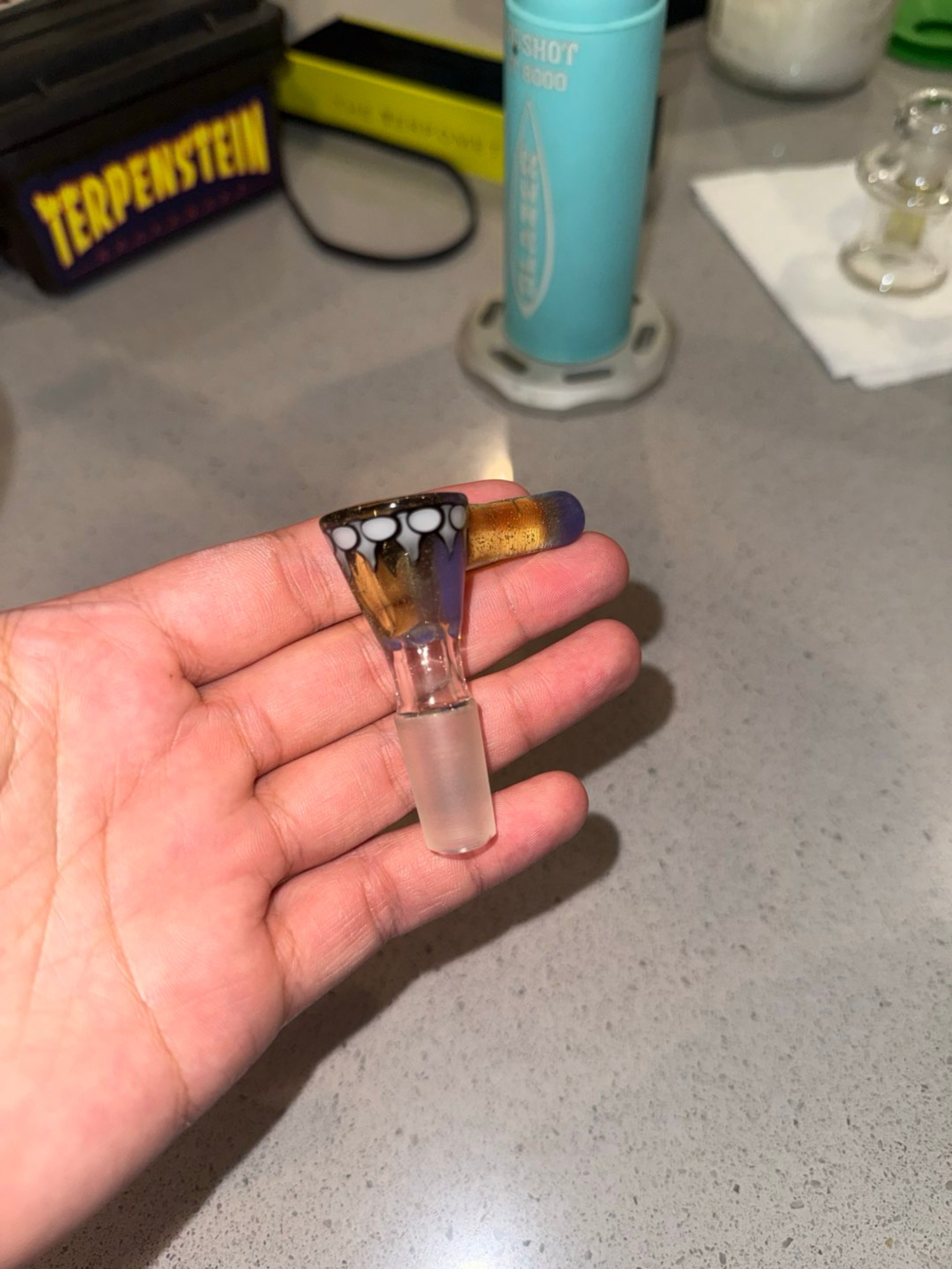 Preview pic of Wolfe glass slide