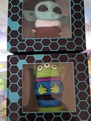 Preview pic of Alien and Yoda Like Silicone 510 Thread Batteries really cute.