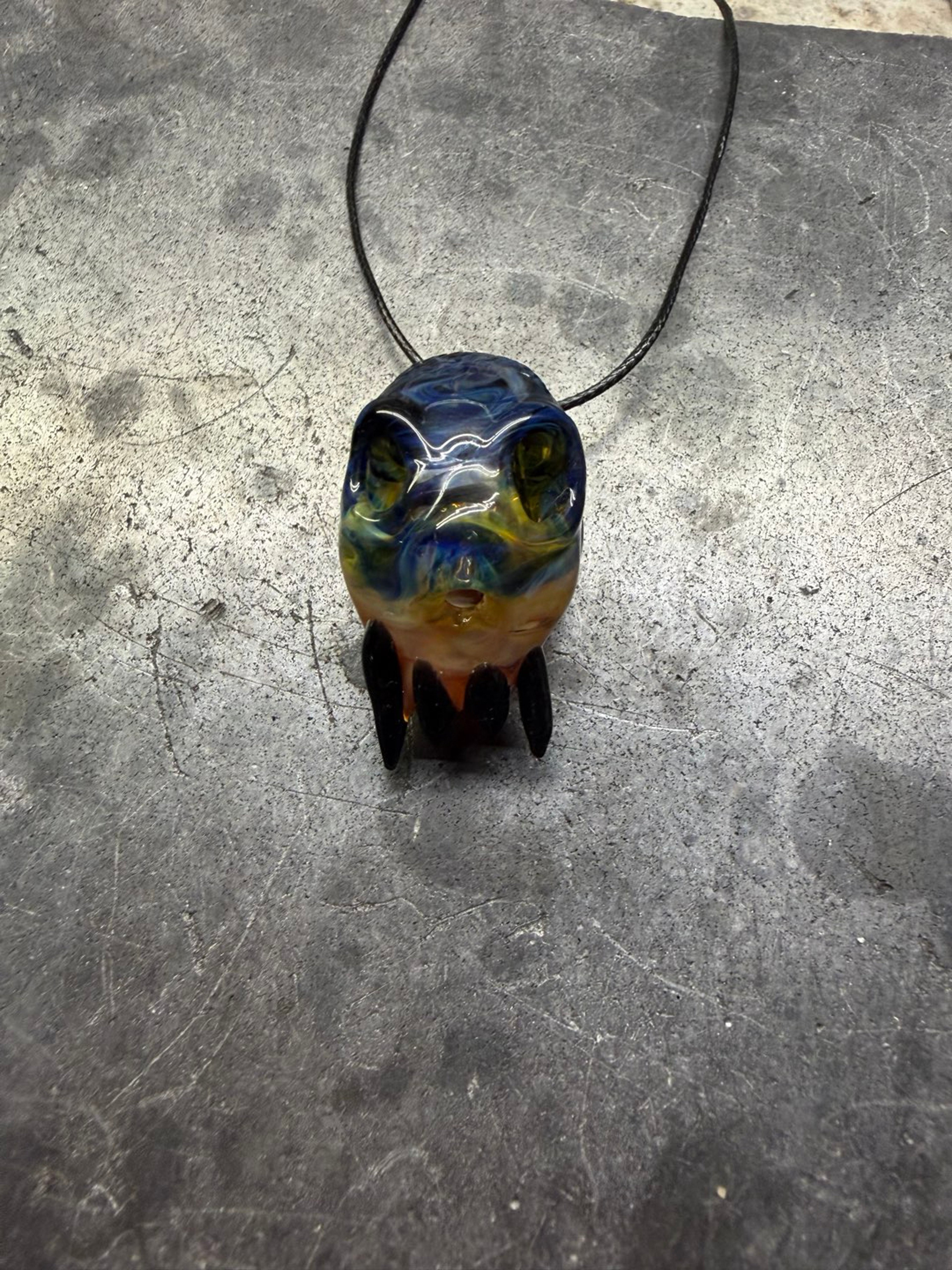 Skull pendent image 0