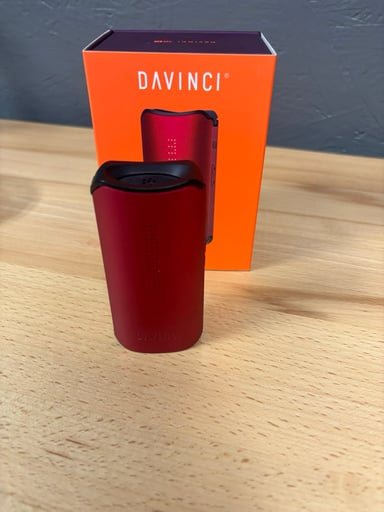 Preview pic of Davinci iqc red brand new
