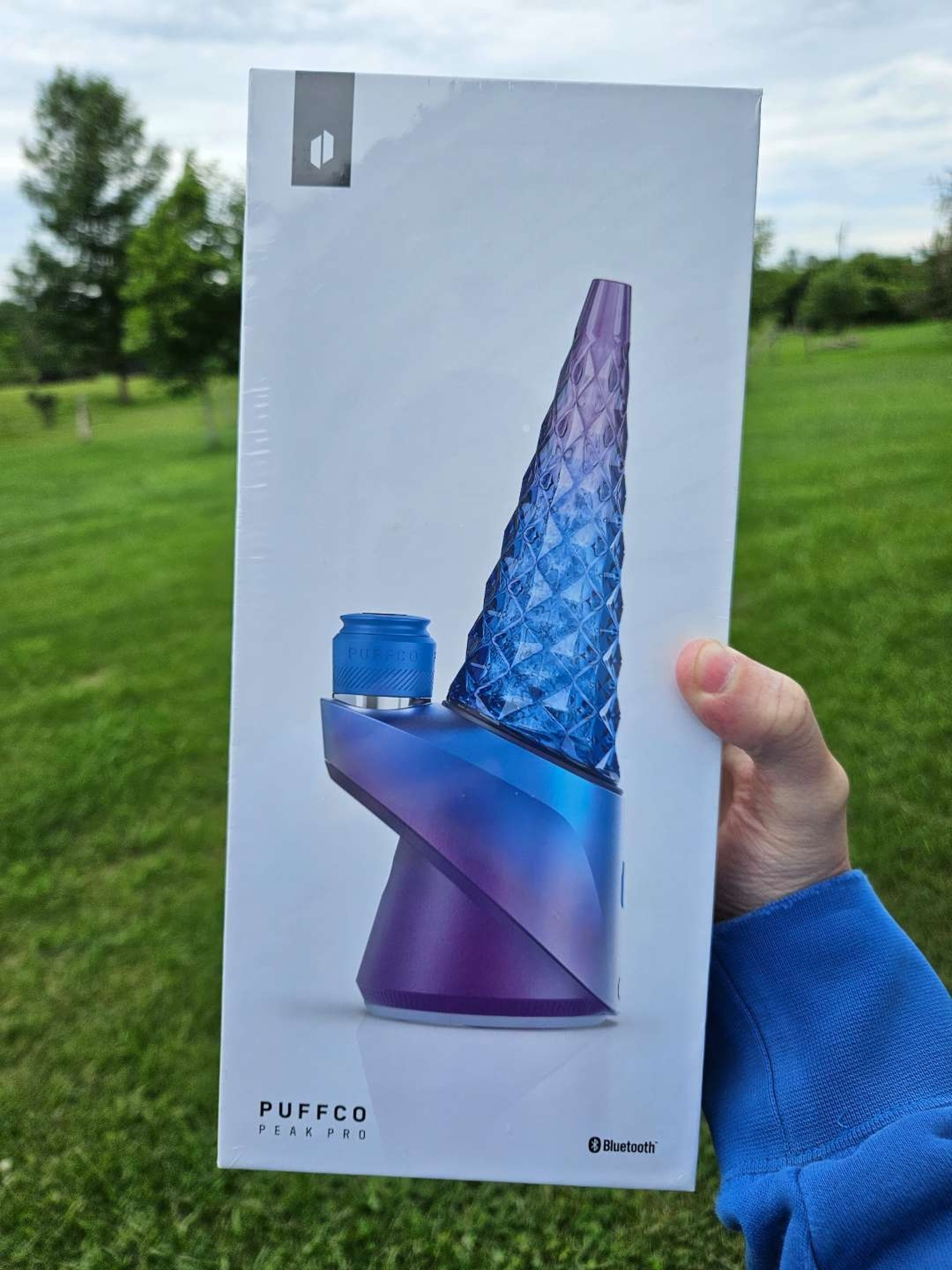 Preview pic of Puffco Peak Pro Indiglow Edition (Brand New/Rare)