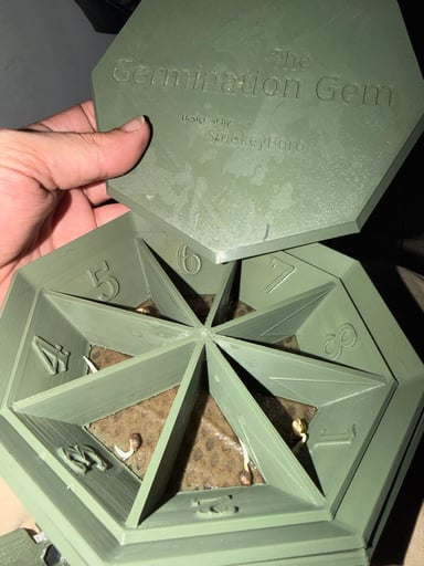 Preview pic of The “Seed” Gem v1