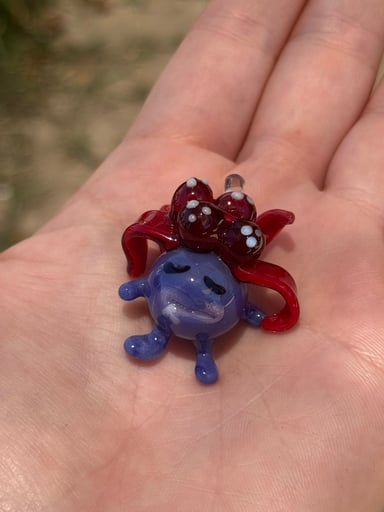 Preview pic of Gloom Pendant