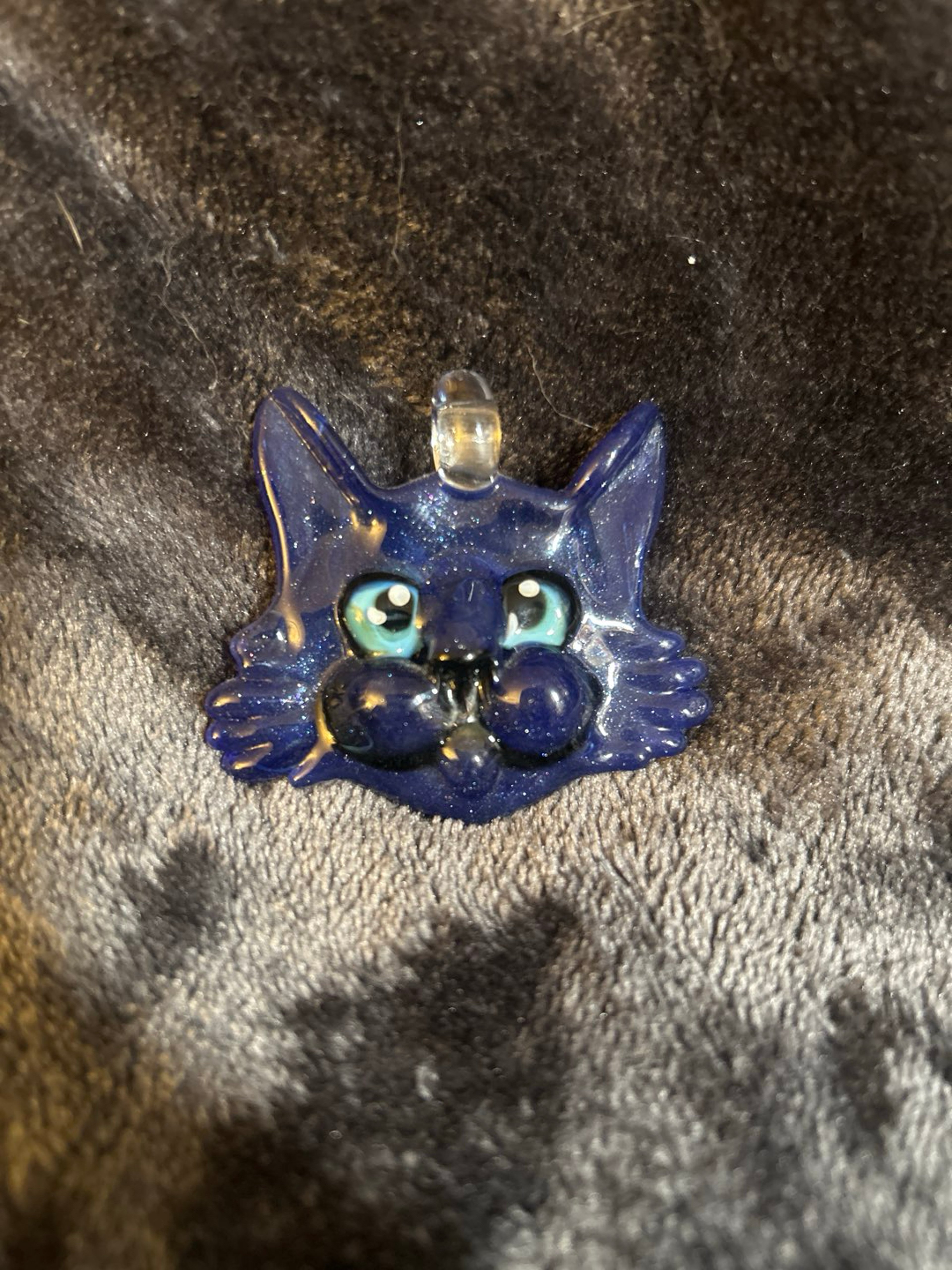 Preview pic of Cat face pendant