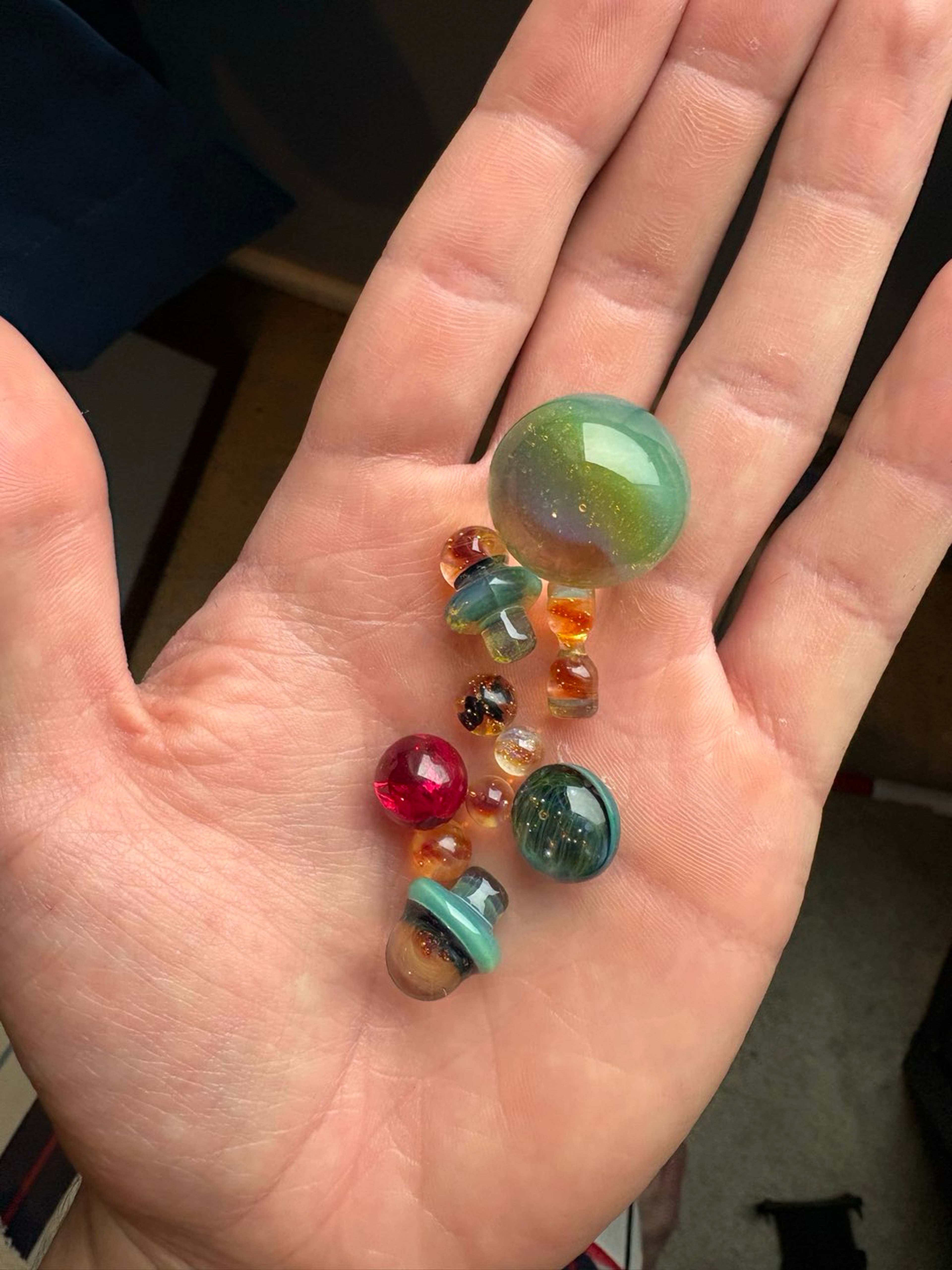 Preview pic of Various pearls and marbles