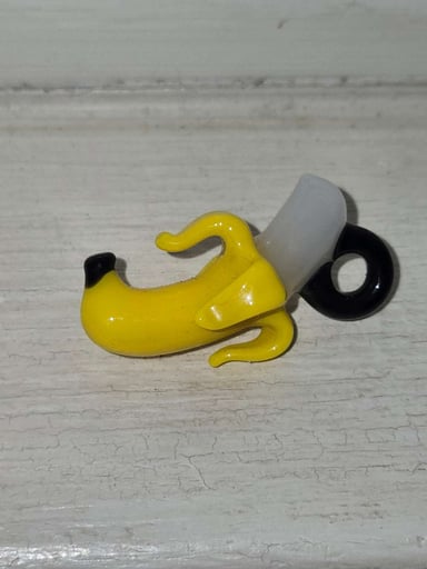 Preview pic of Small banana pendant