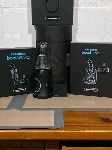 Preview pic of Well maintained Dr Dabber Boost Evo Bundle