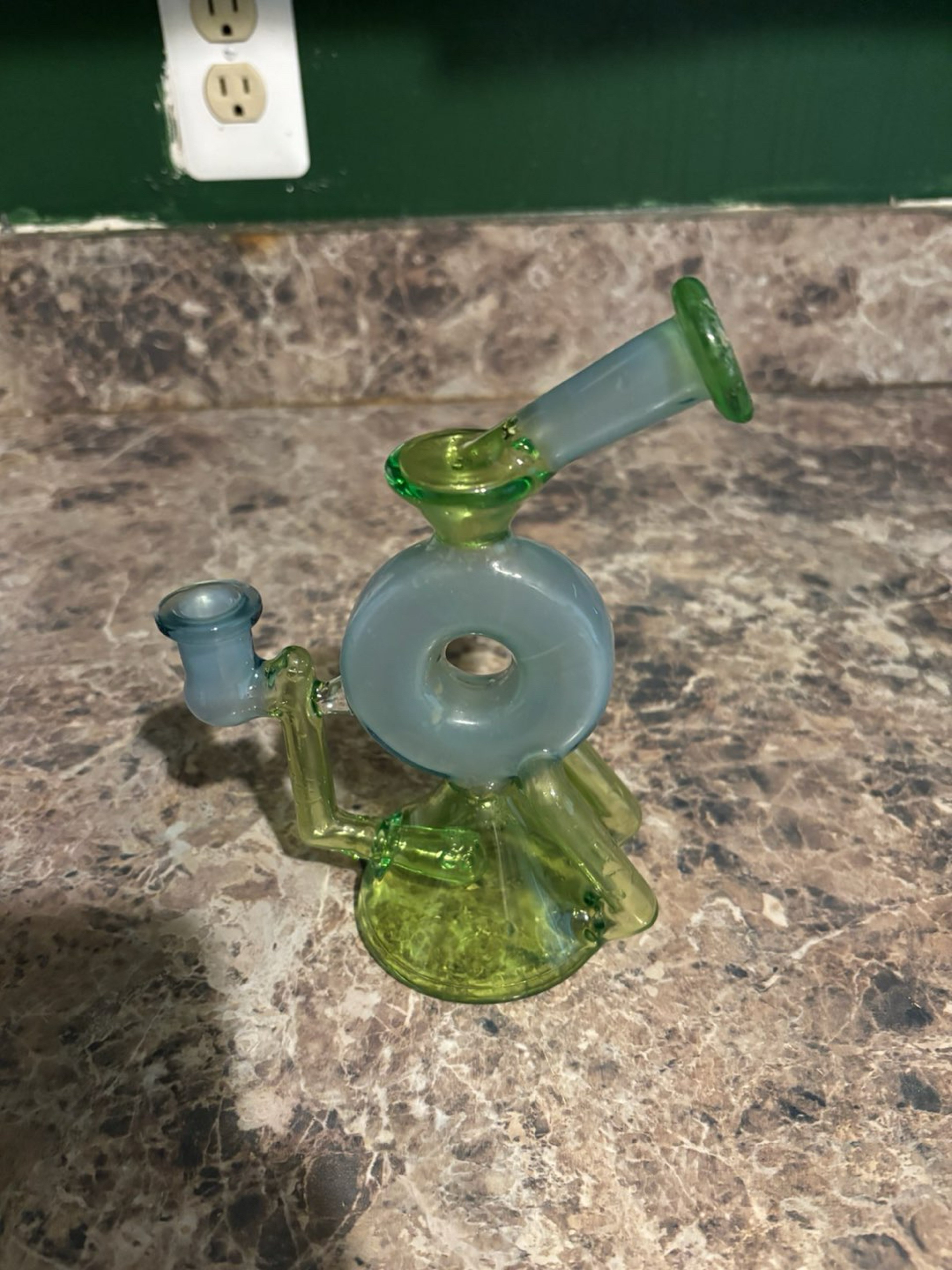Preview pic of Nitro glass donut recycler $200 shipped