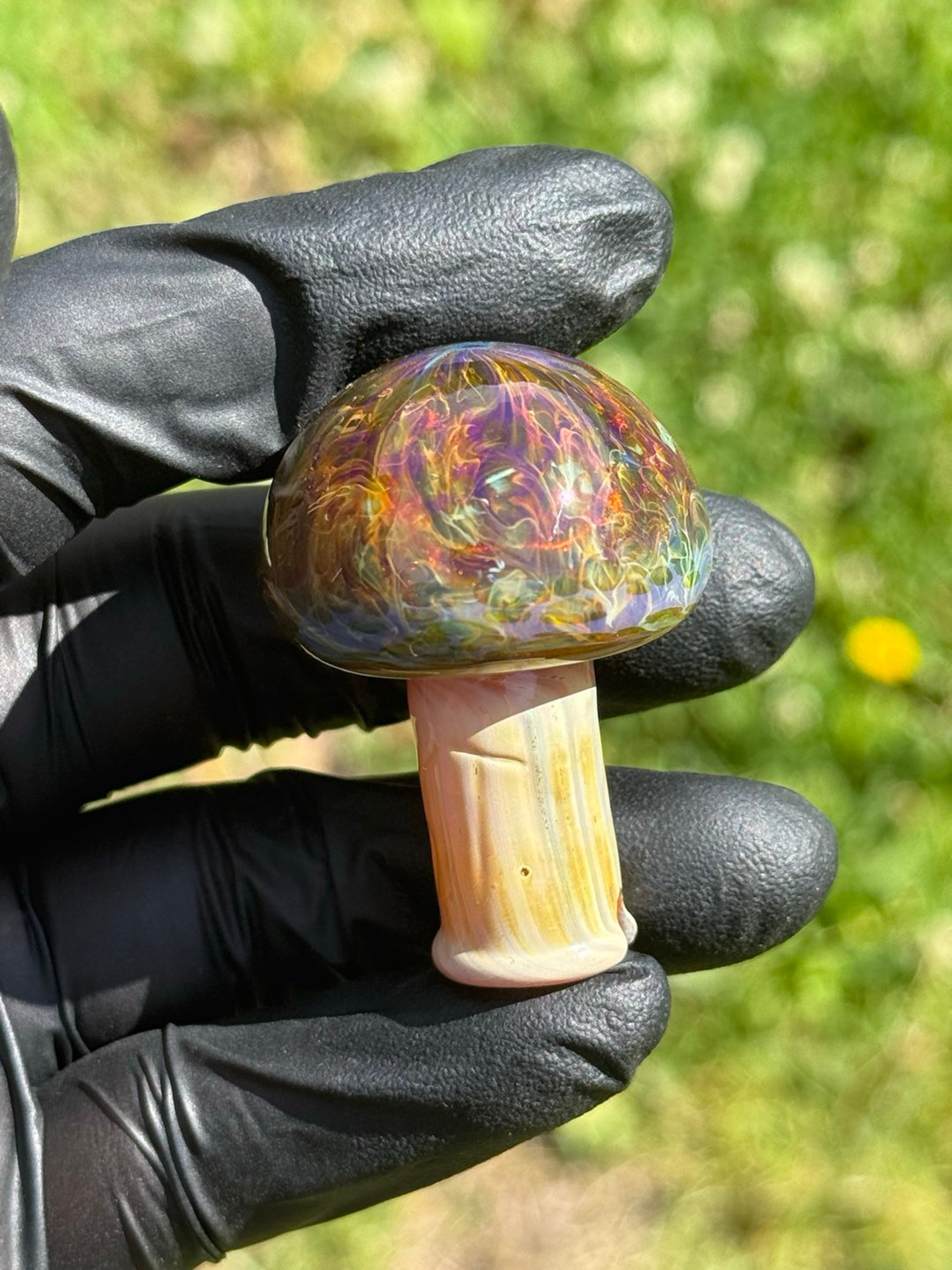 Preview pic of Psychedelic mushroom pivot top UV