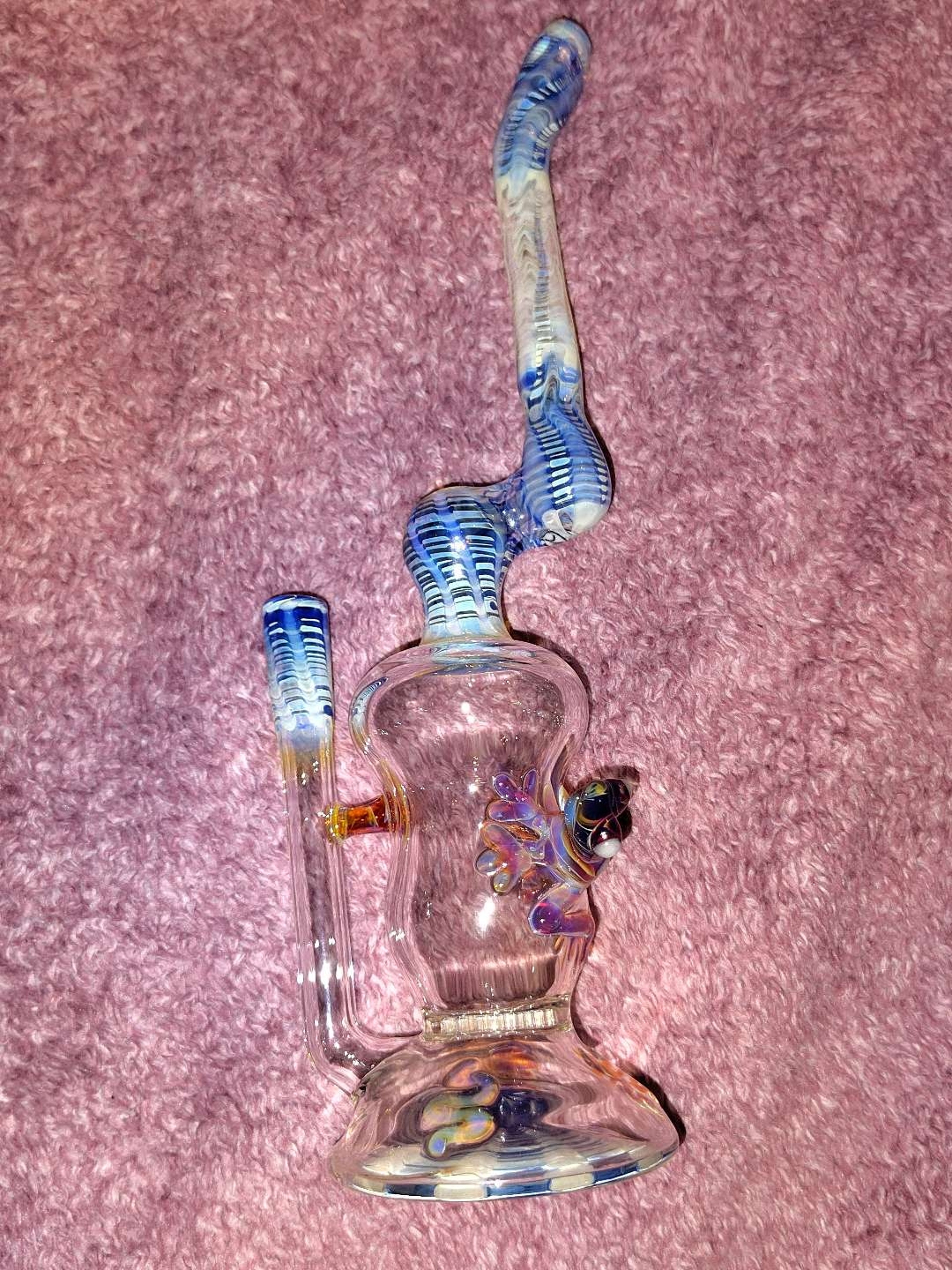 Preview pic of Candyman 10mm honeycomb perc w/frog