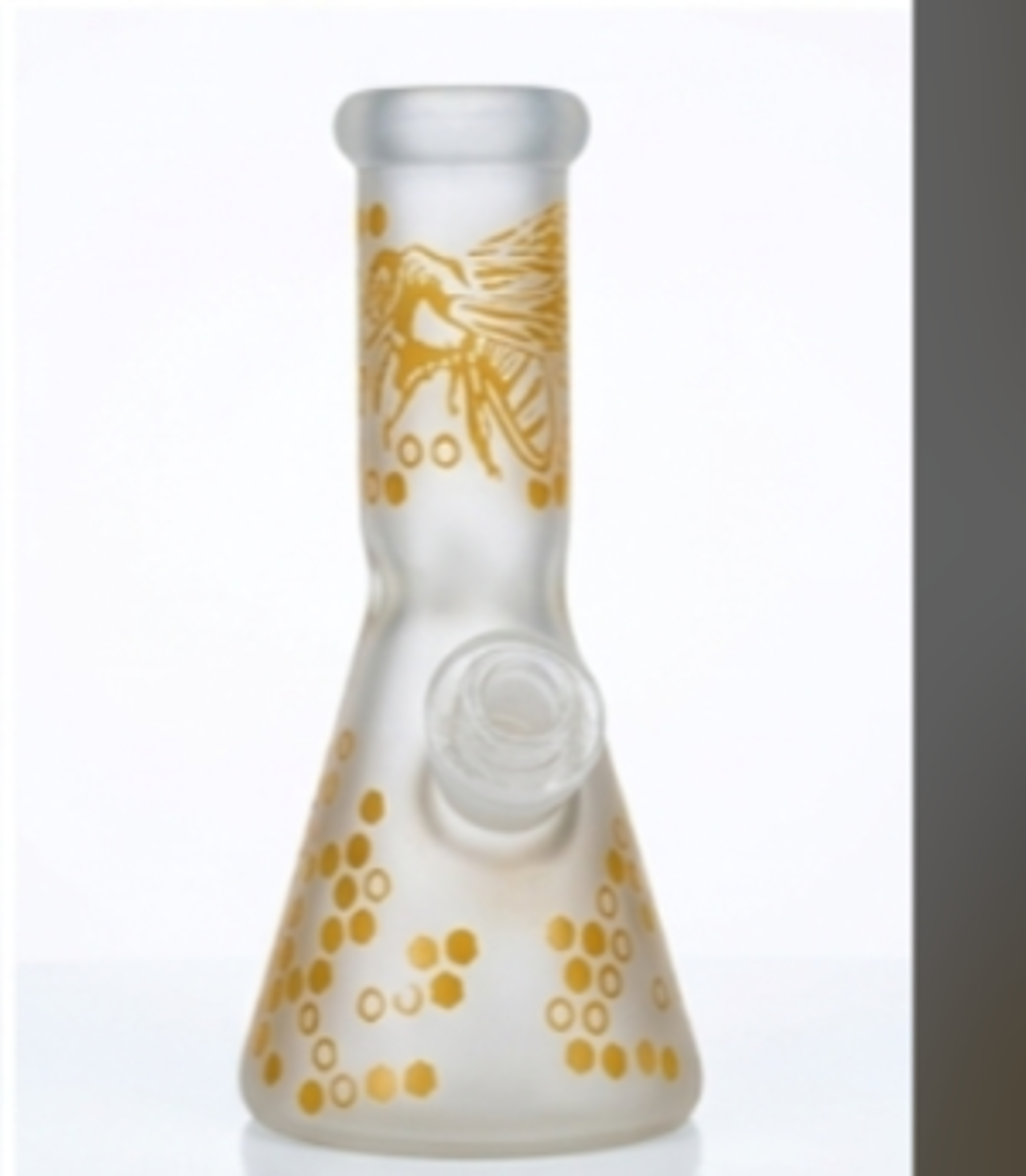 Bee Bong image 0