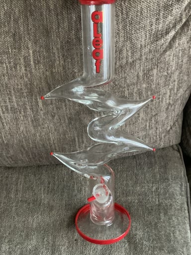 Preview pic of aleaf bong 18inch