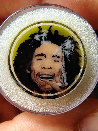 Preview pic of Bob Marley mille coin.