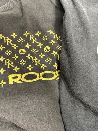 Preview pic of 2 roor t shirts size L