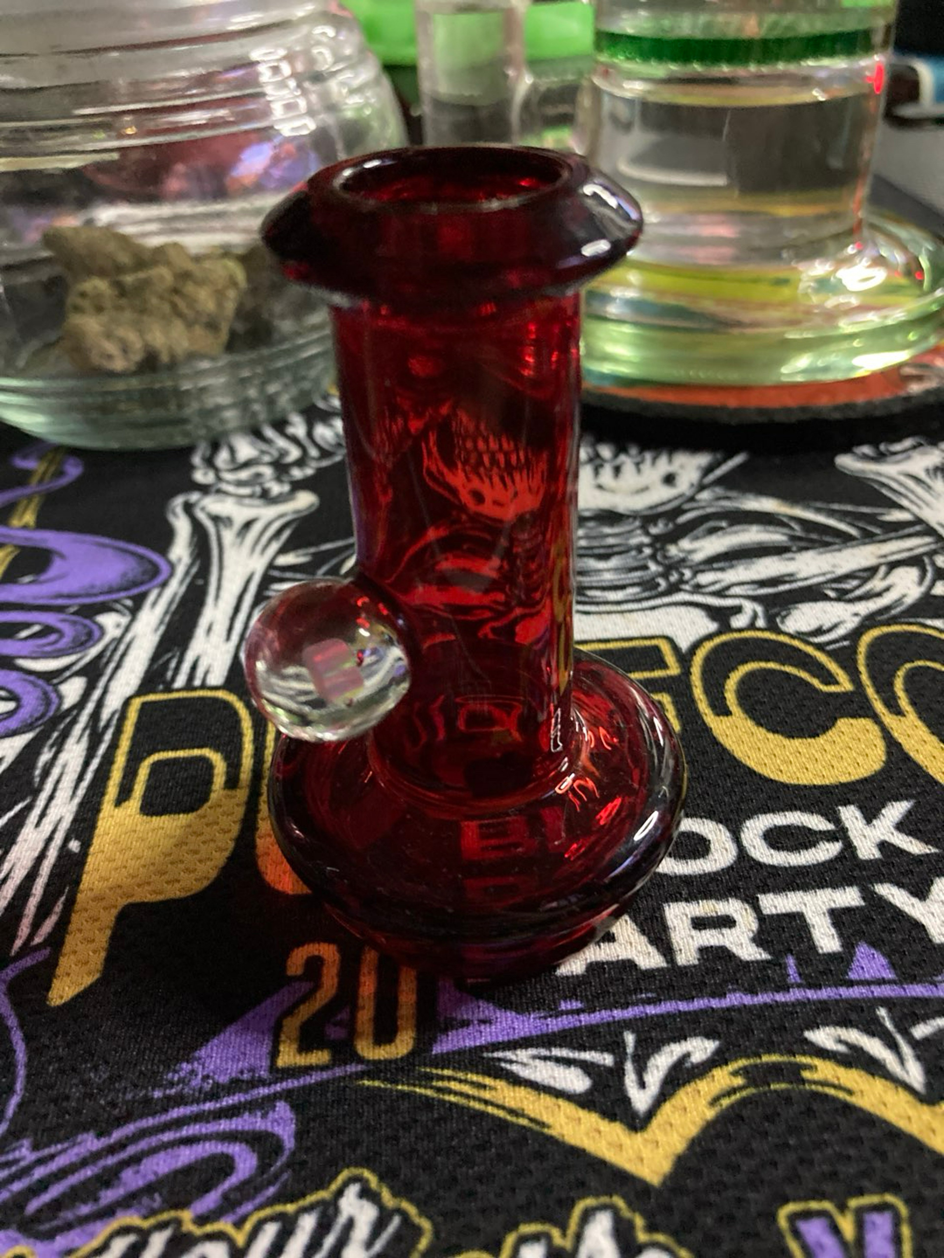 Red Iridescent Glass Dry top With Opal image 0