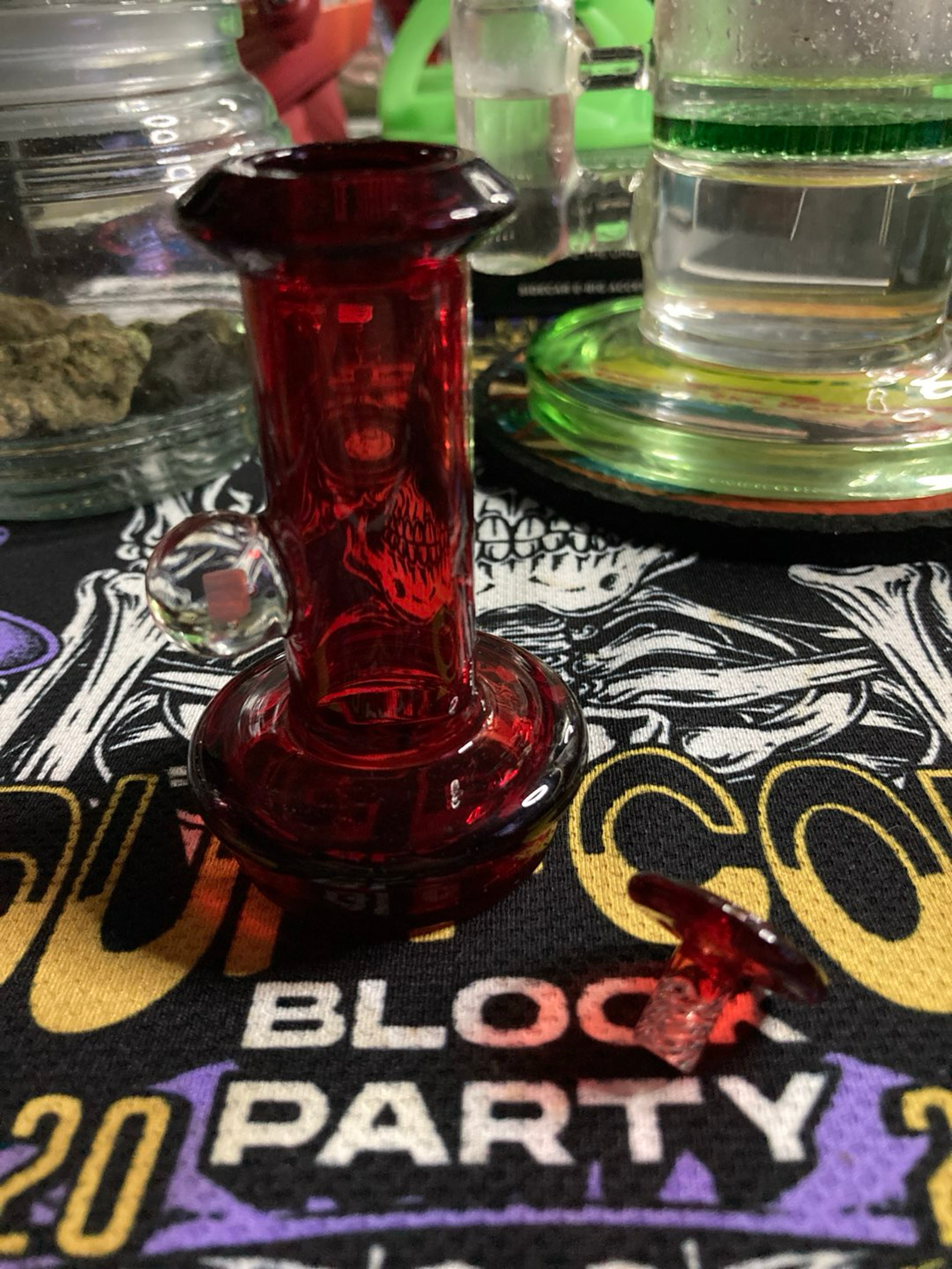 Preview pic of Red Iridescent Glass Dry Top + Red Bradley Miller Spinner Cap