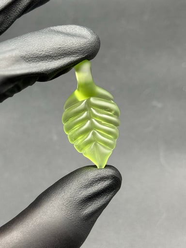 Preview pic of Leaf pendant