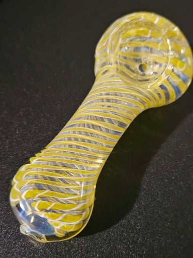 Preview pic of Yellow Striped Color Changing Hand Pipe
