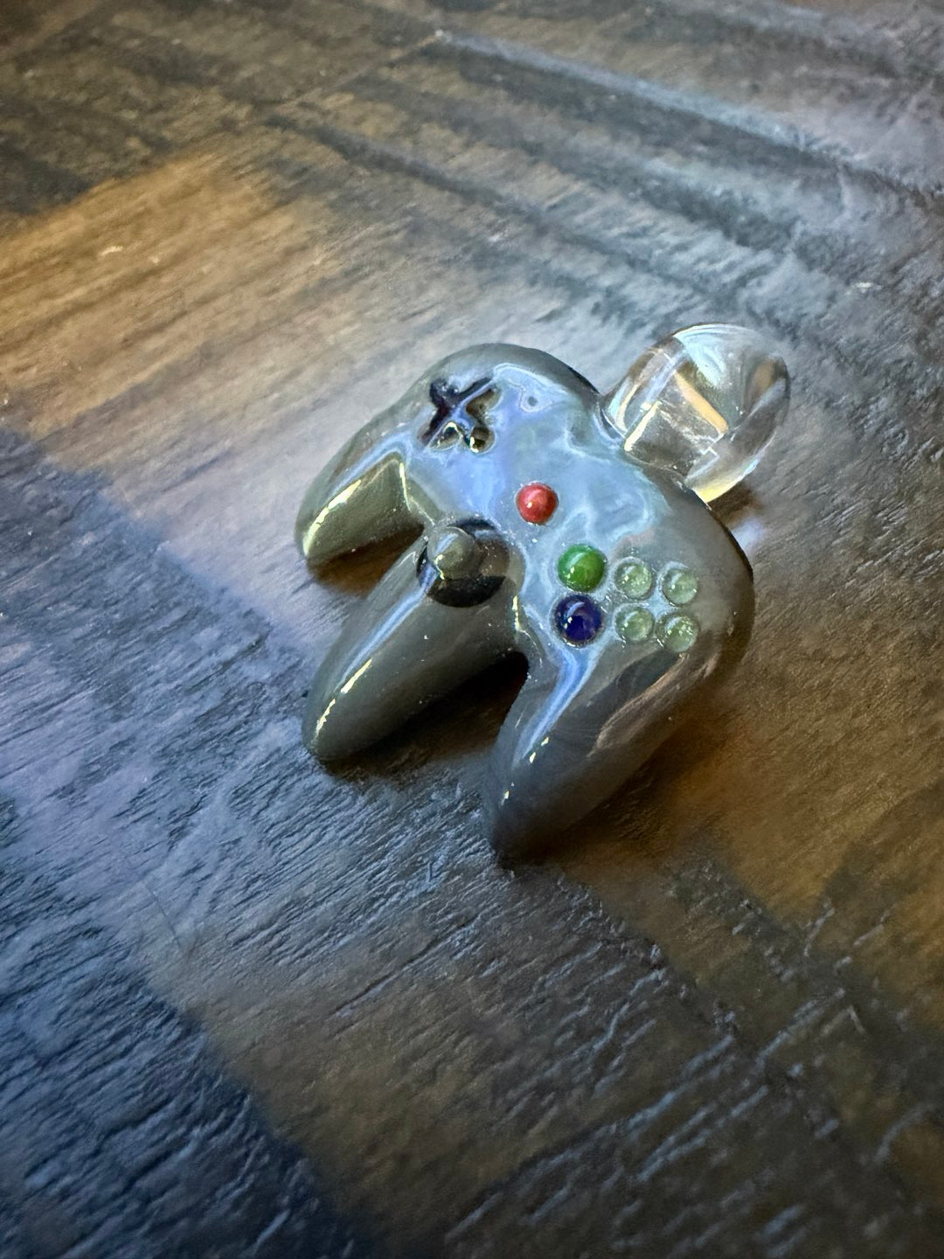 Preview pic of Nintendo 64 Controller Pendant