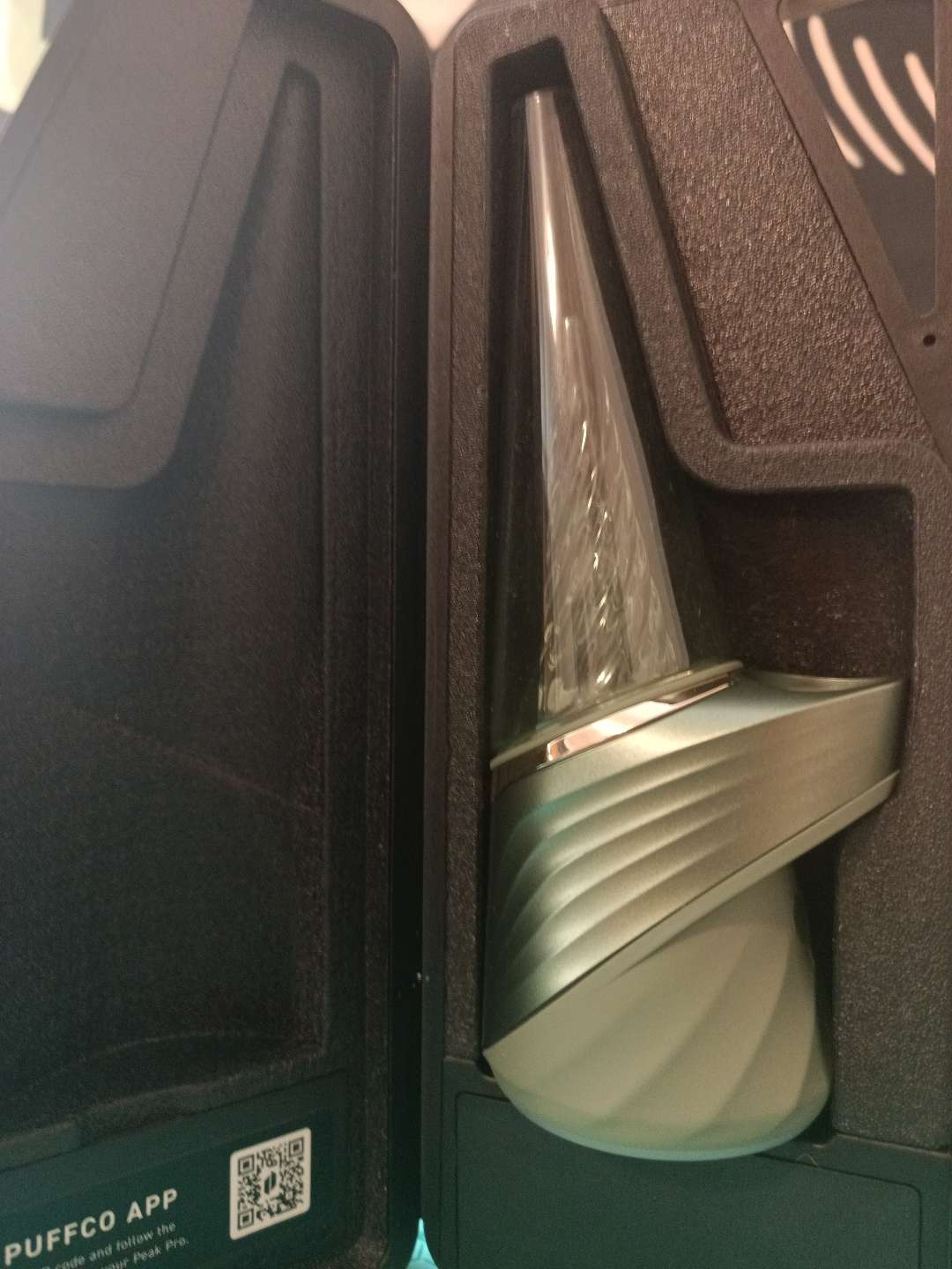 Preview pic of Puffco Peak Pro Flourish + Accessory Set
