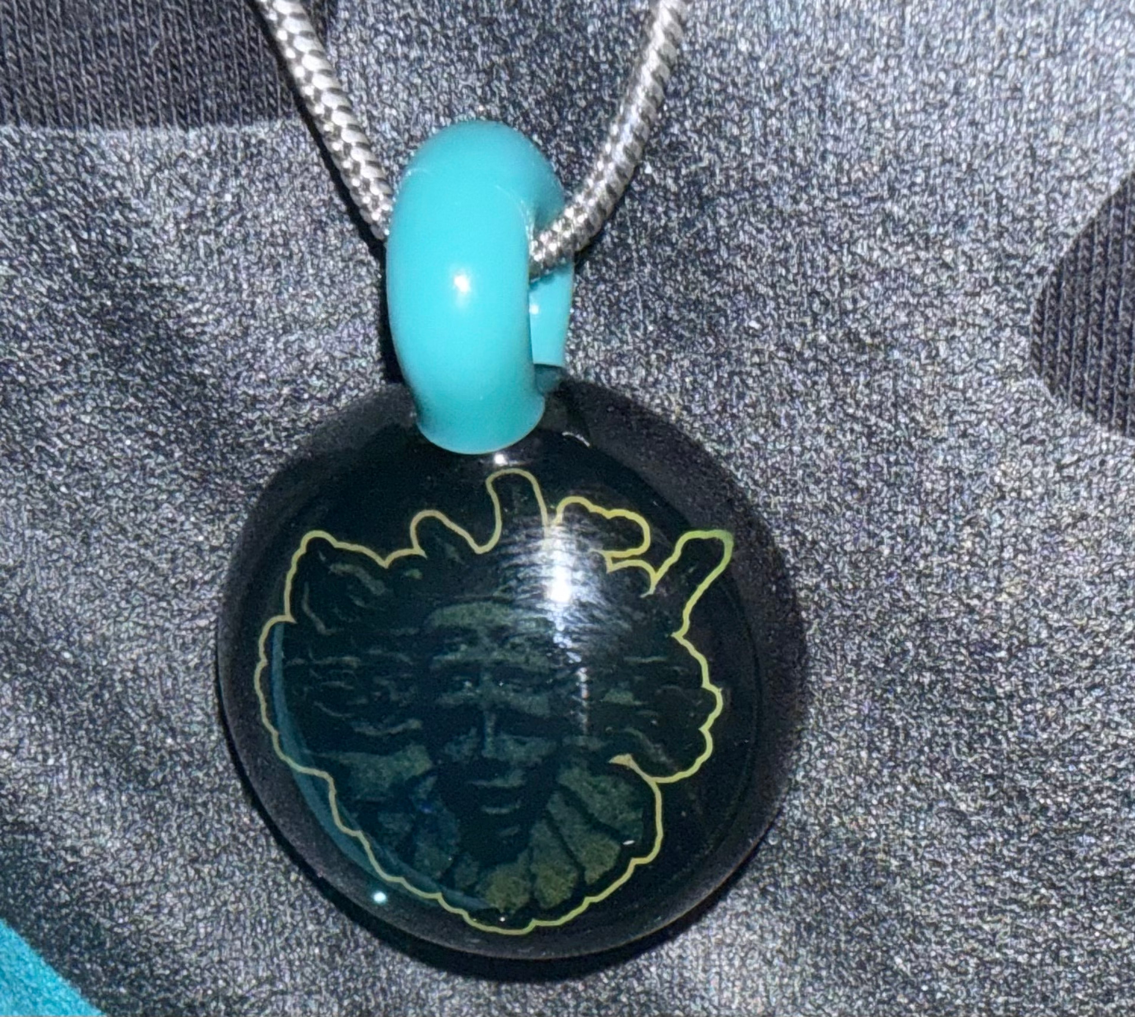 Preview pic of Shpongle mask Pendant