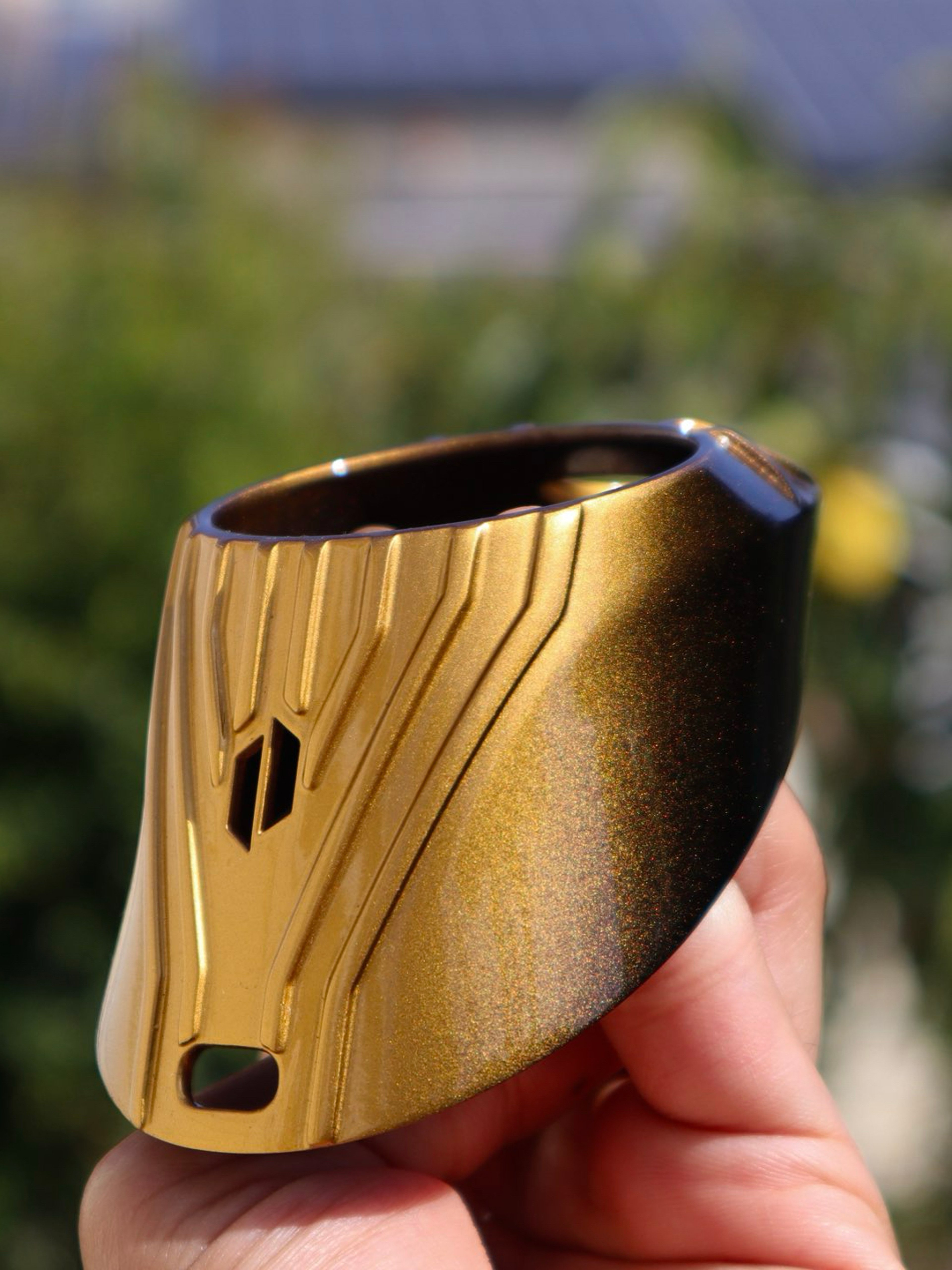 Preview pic of Royal Gold