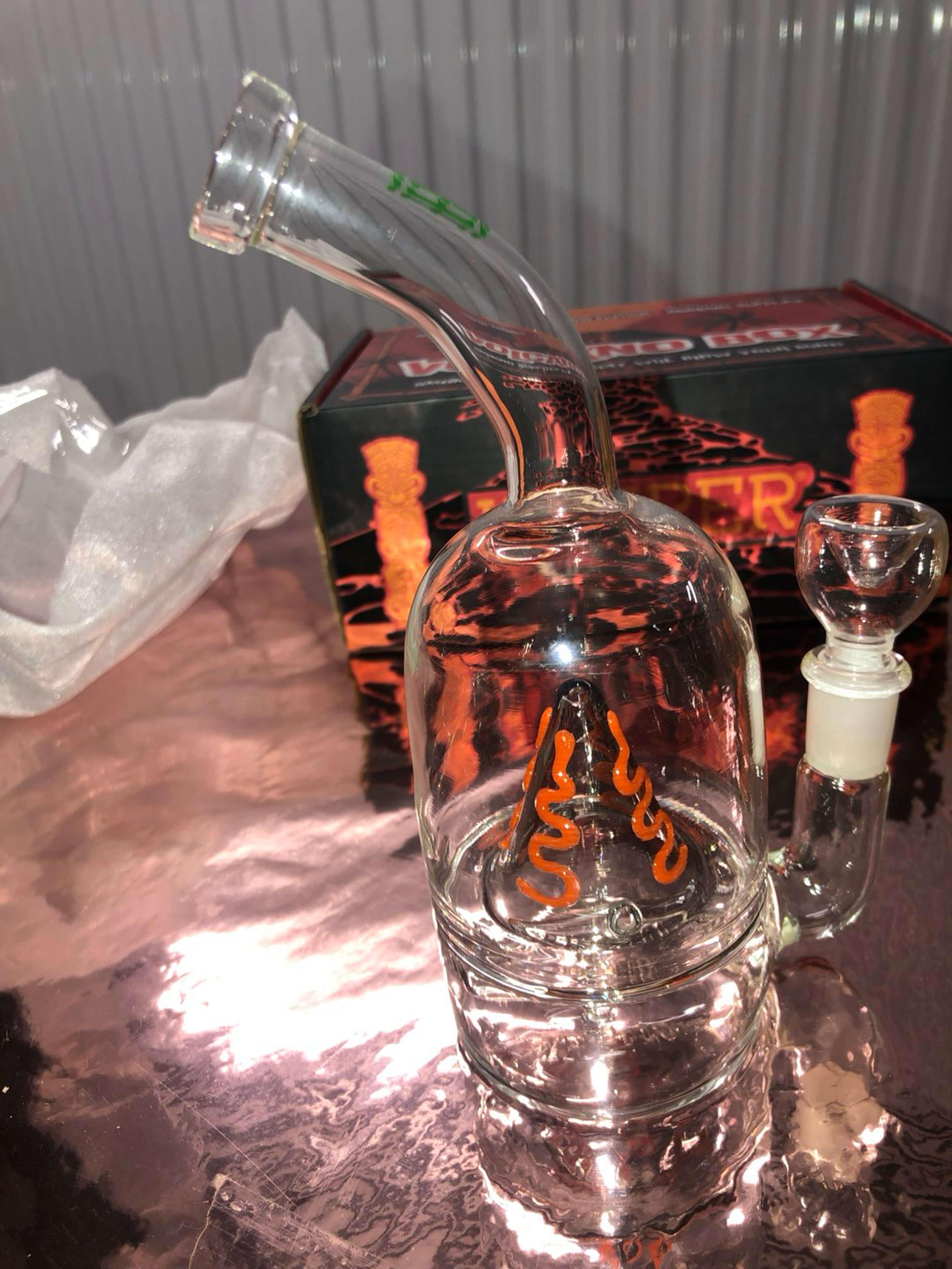 Preview pic of Hemper Volcano Bong 7”