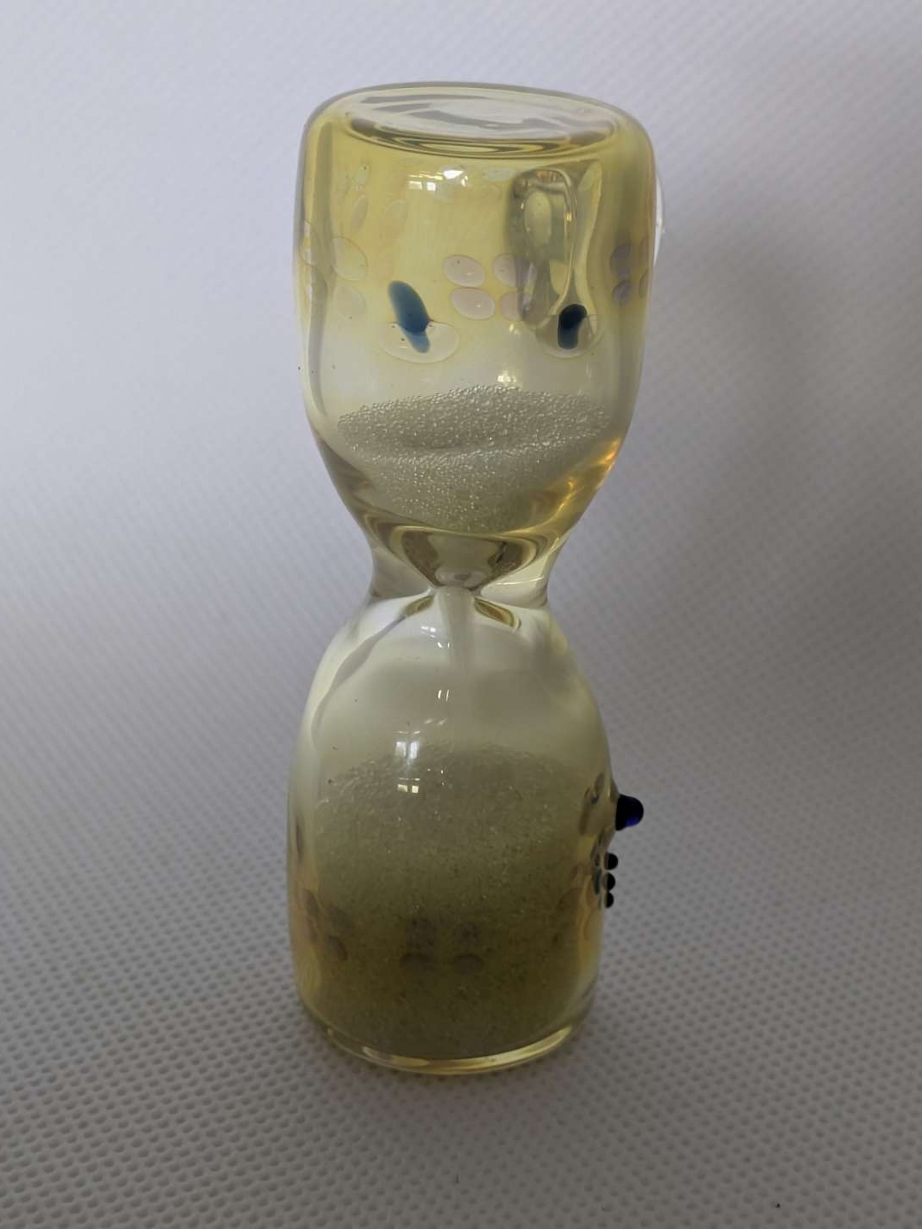 Preview pic of Snodgrass Family (3rd Gen) — Fumed Glass Hourglass Pendant w/ Working Sand & Silver Fume