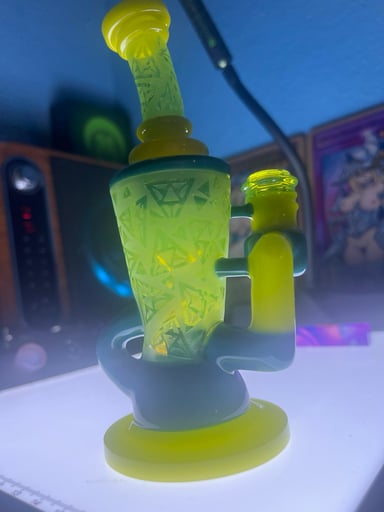Preview pic of BigJ Glass Frosted Multi Color Klein