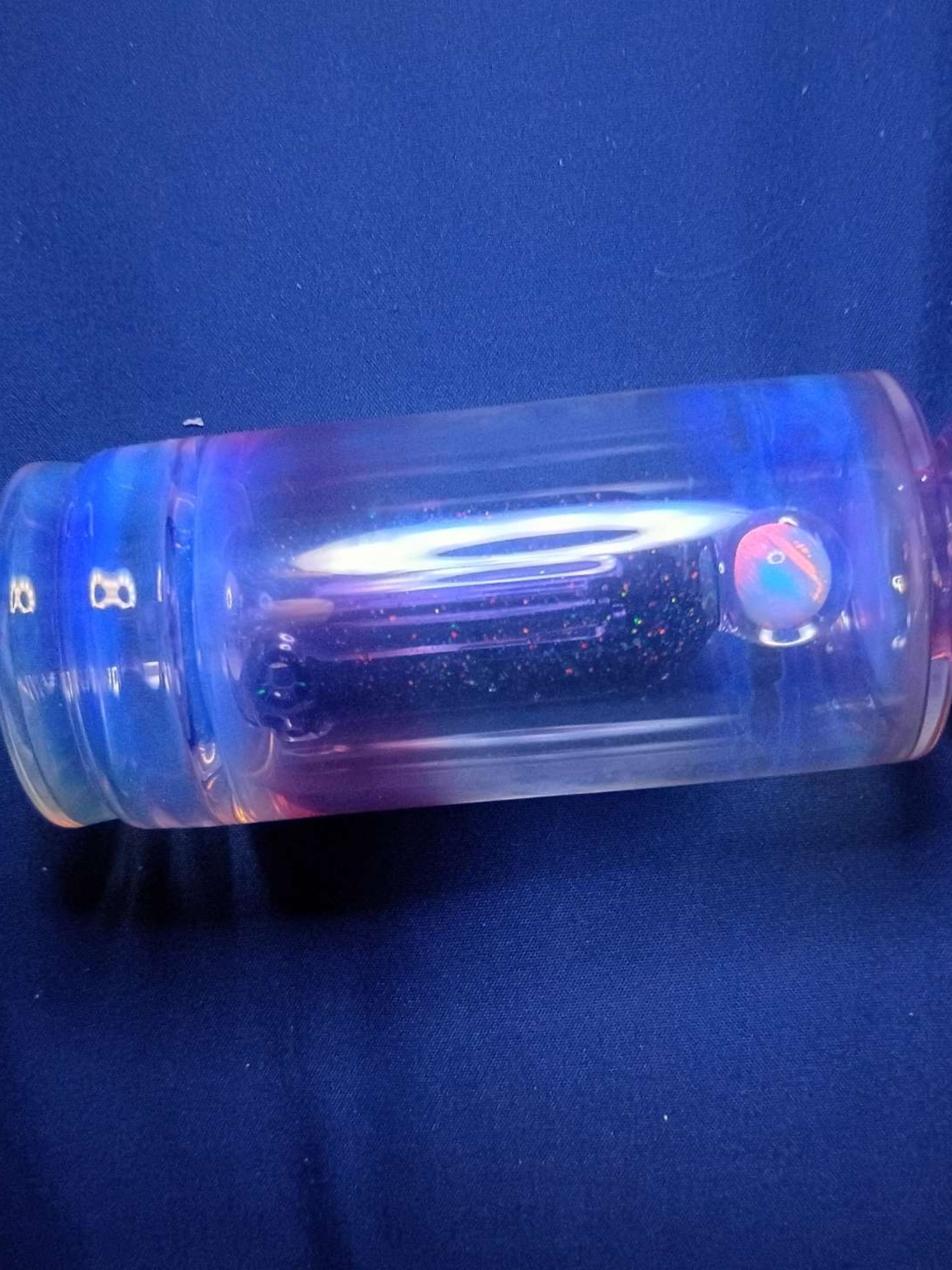 Preview pic of Spider glass 2nd quality 2 hole with huge opal