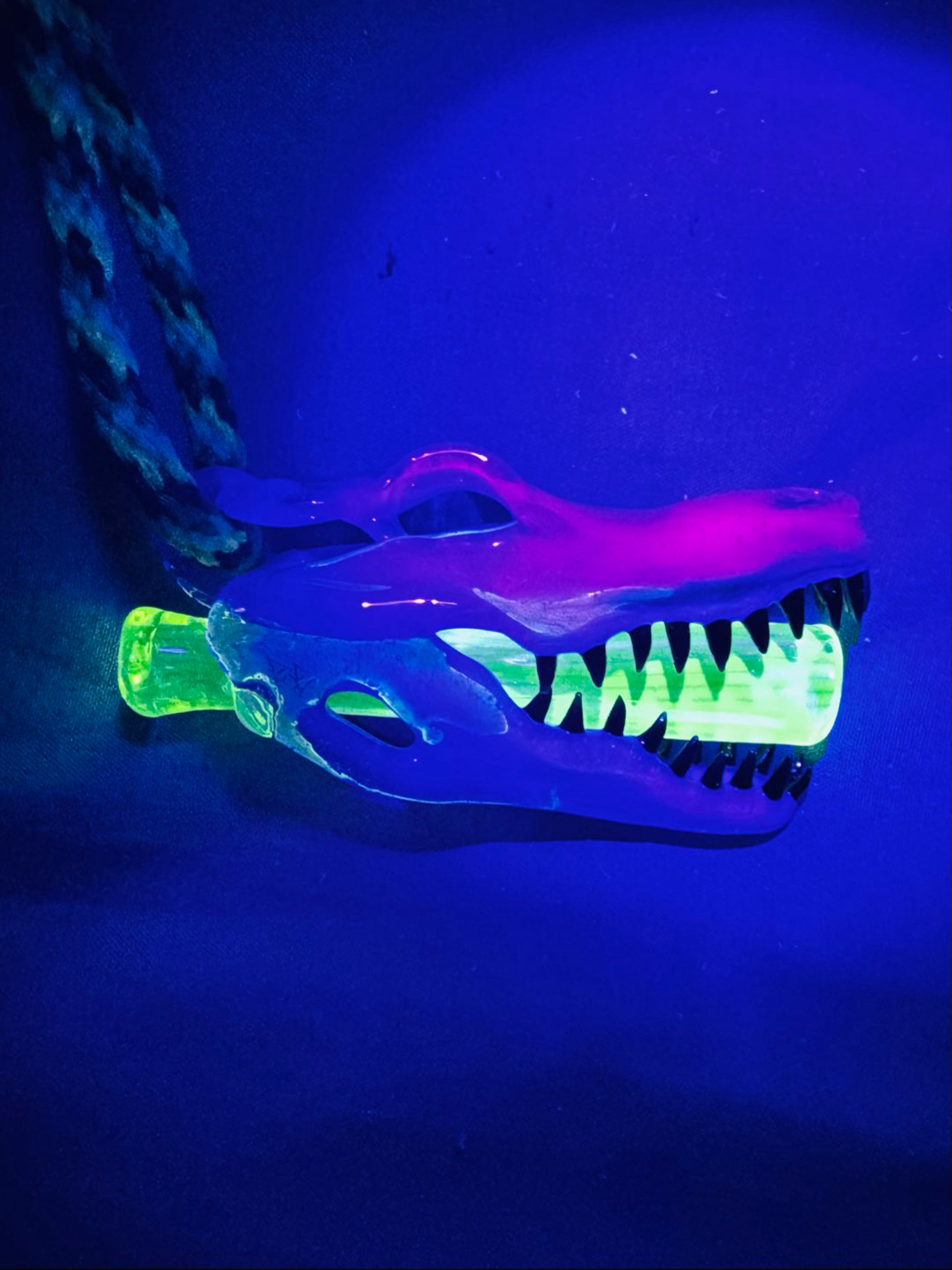 Preview pic of 🔥ROE GLASS 🐊 XL RARE 2026 BRAND NEW!! JOINT TIP PENDANT🔥/CUSTOM HEMP NECKLACE🤙