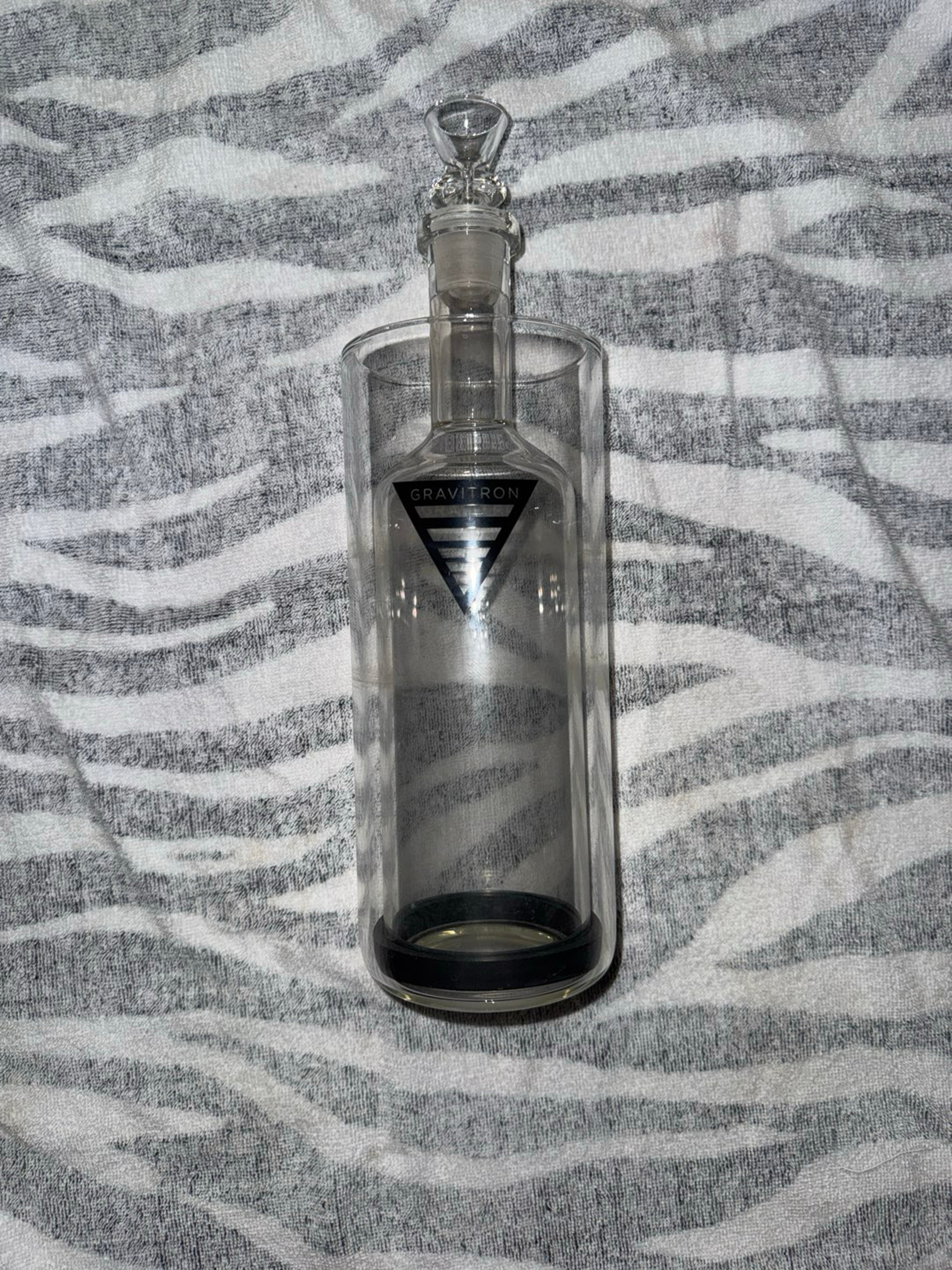 Preview pic of Gravitron Gravity Water Pipe Glass Set - Cylinder, Base Bottle & Bowl