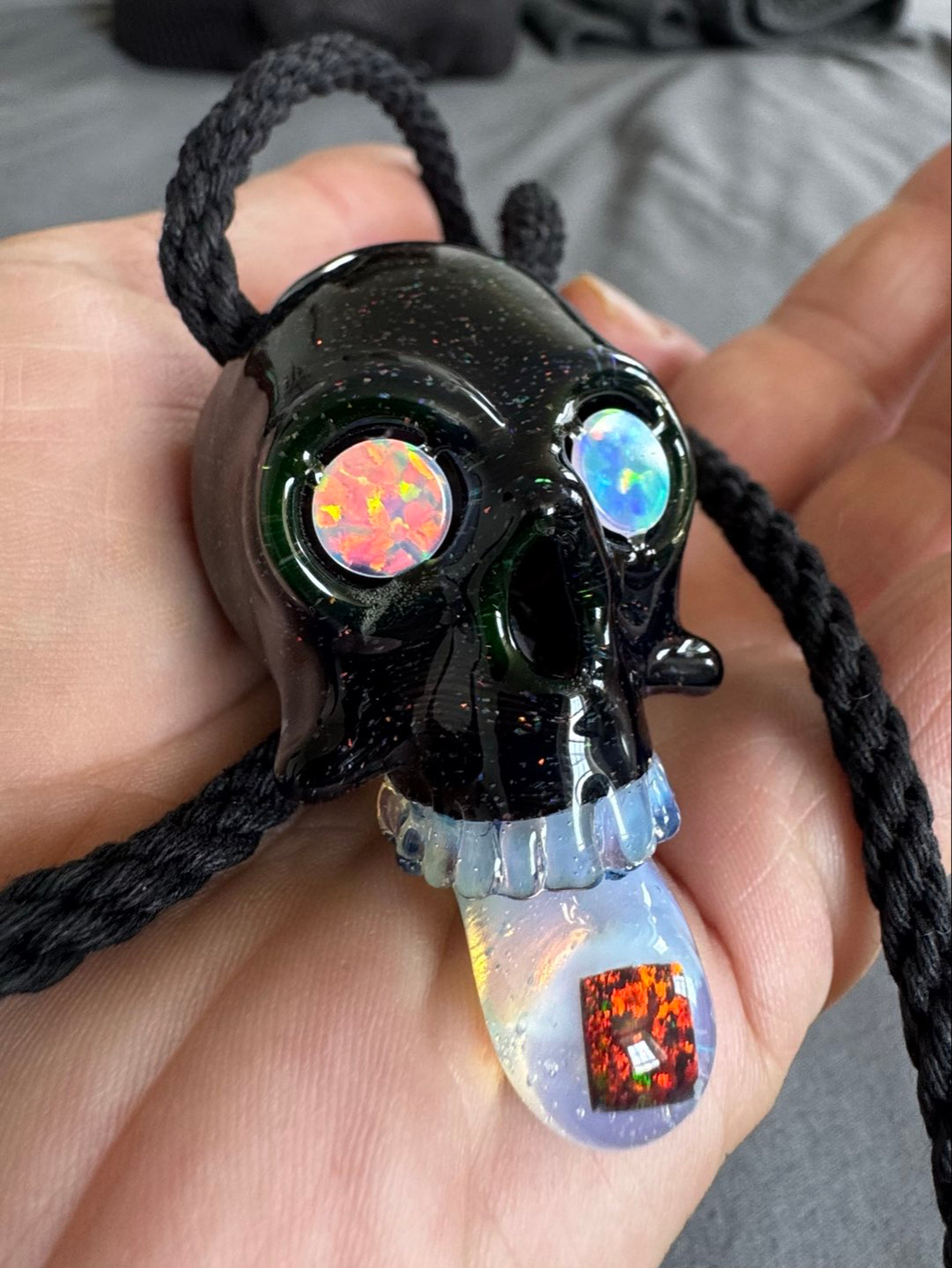 Preview pic of 🔥SUPER RARE🔥LEE BRODEE  FULL CRUSHED OPAL KALI SKULL SUPER SERIES..THICK CRUSHED OPAL 3x OPAL COIN UV EYES//HEMP CHAIN 🧐🤯