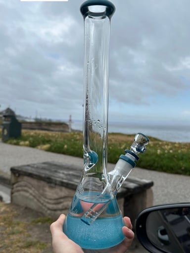 Preview pic of Mighty chalice beaker (micro) 14mm