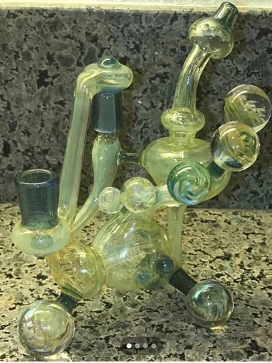 Preview pic of Clayball Glass UV Recycler