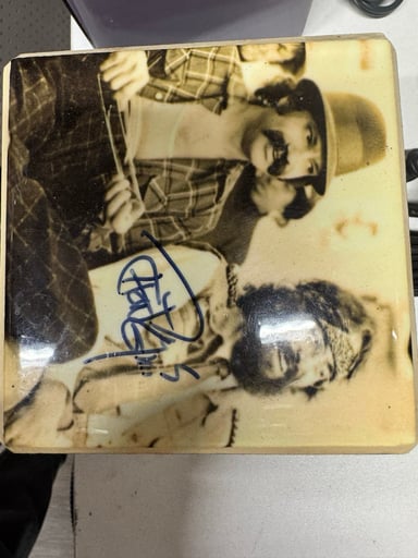 Preview pic of Cheech and Chong vaporizer signed