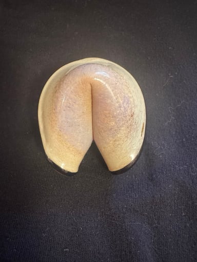 Preview pic of DUX sand fortune cookie pendant