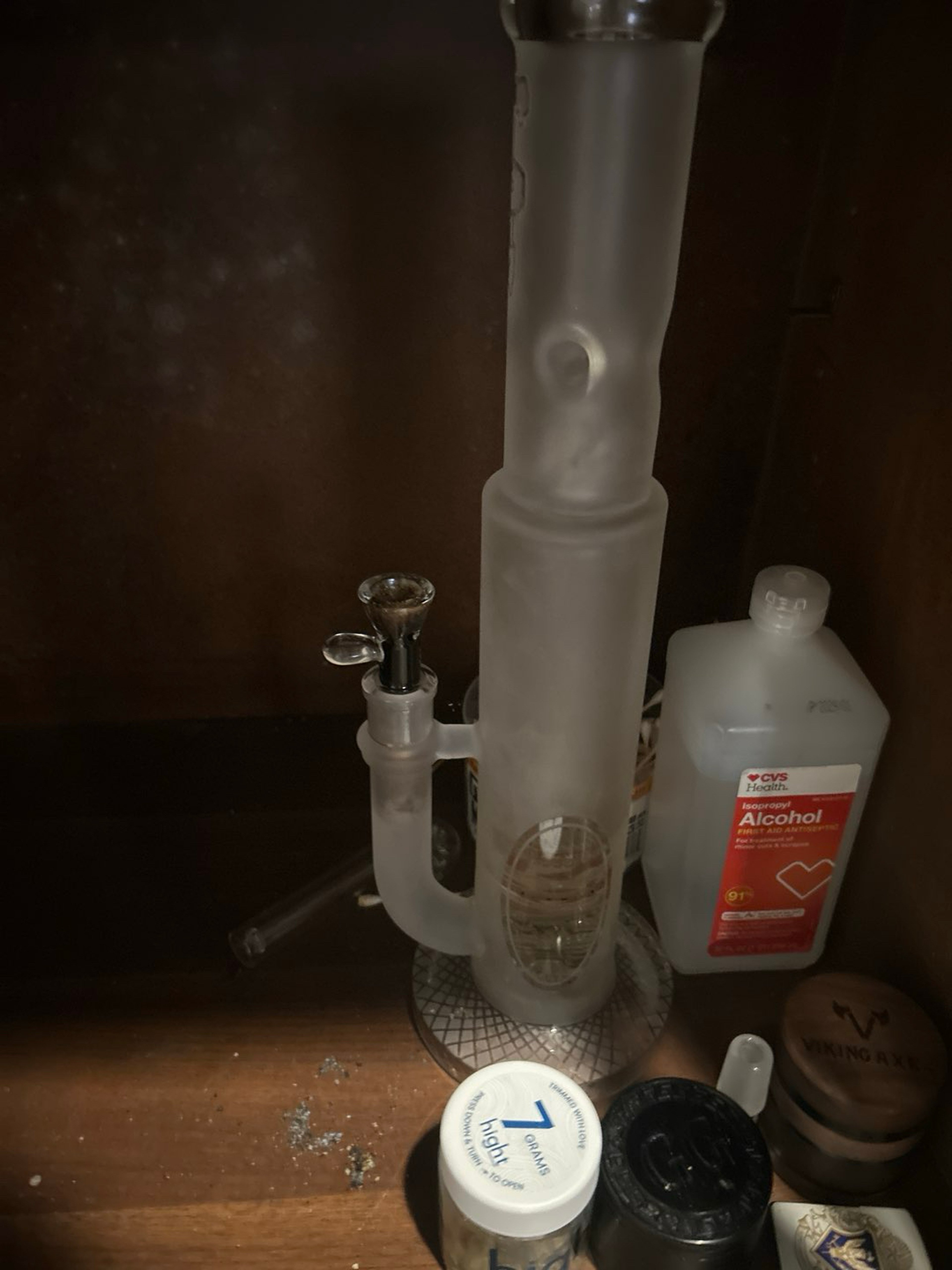 Preview pic of Tag bong with gg grinder/ wood finish  grinder
