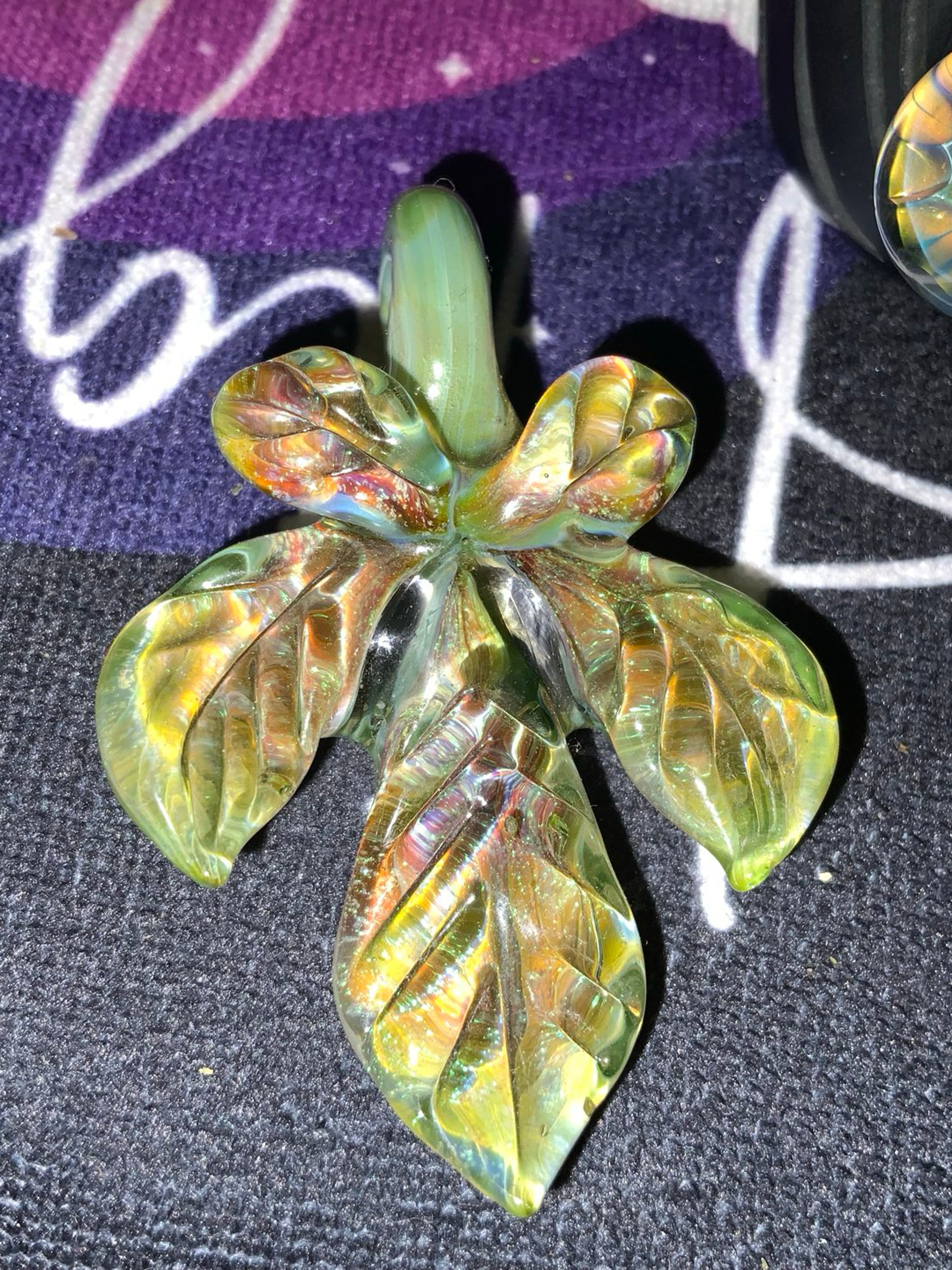Preview pic of Mr gray Uv leaf
