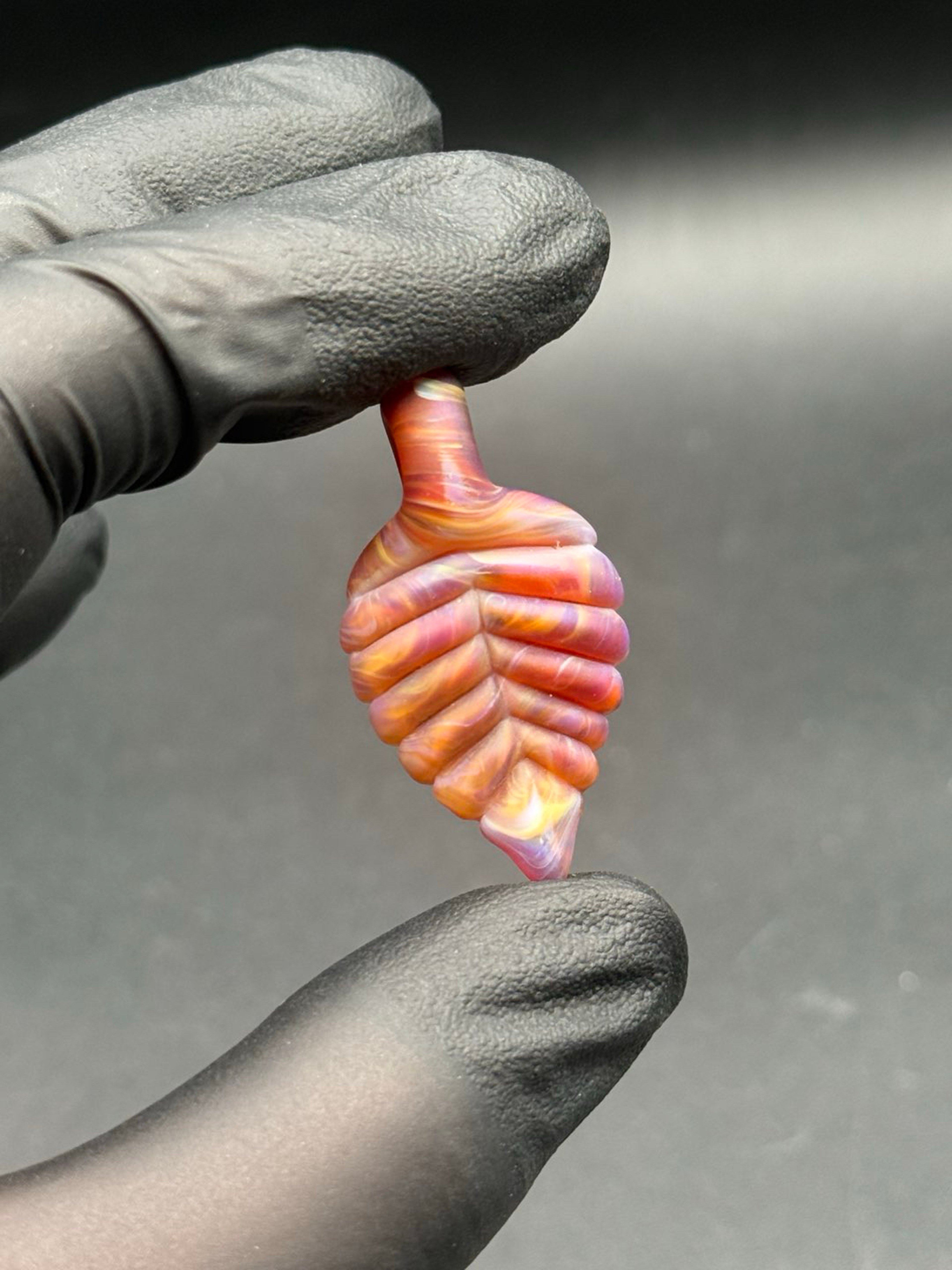 Preview pic of Leaf pendant