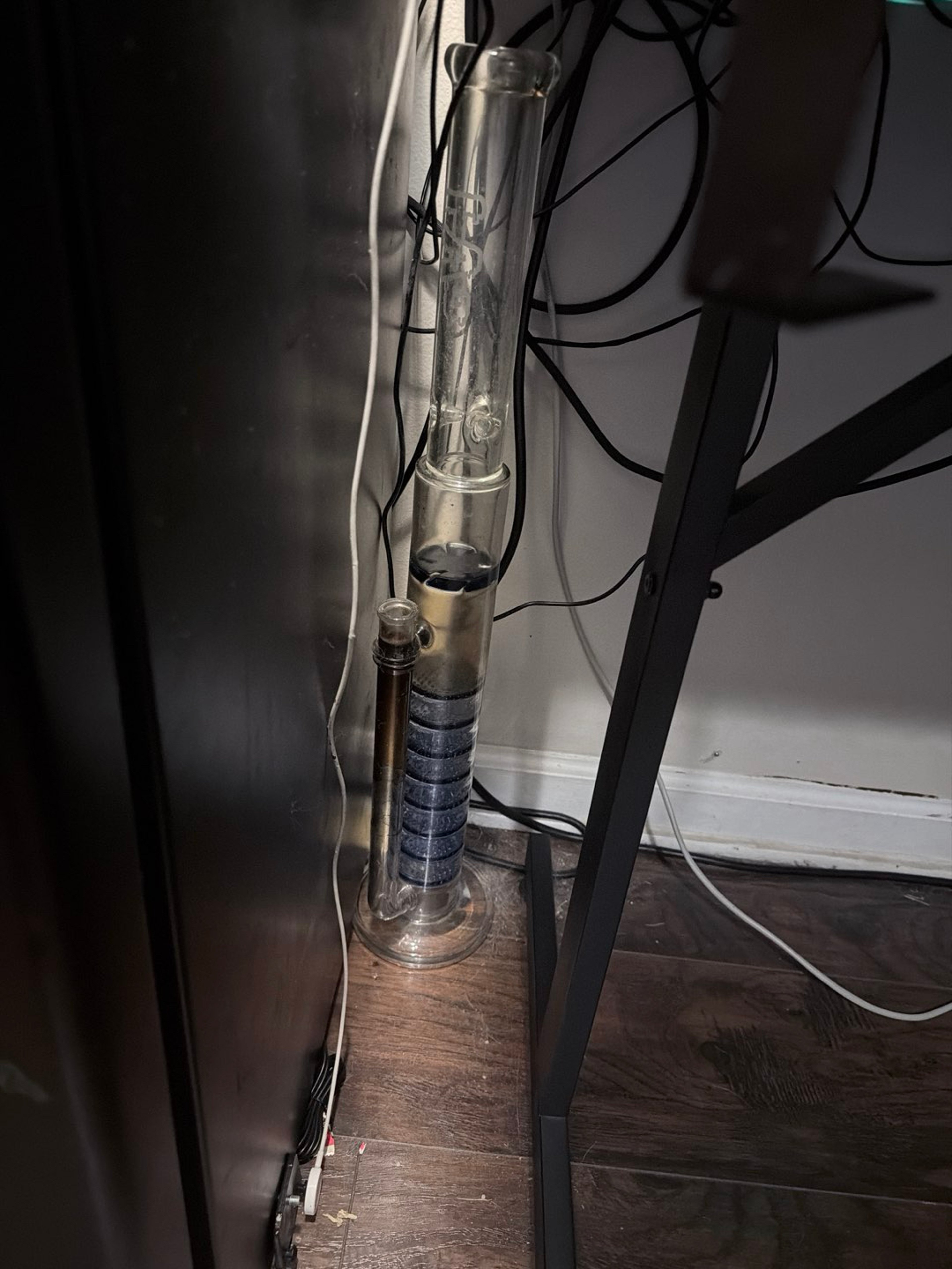 Preview pic of Tag bong 27”Octuple Honeycomb To Spinning Splash Guard Bong 50x7MM (18MM Female)