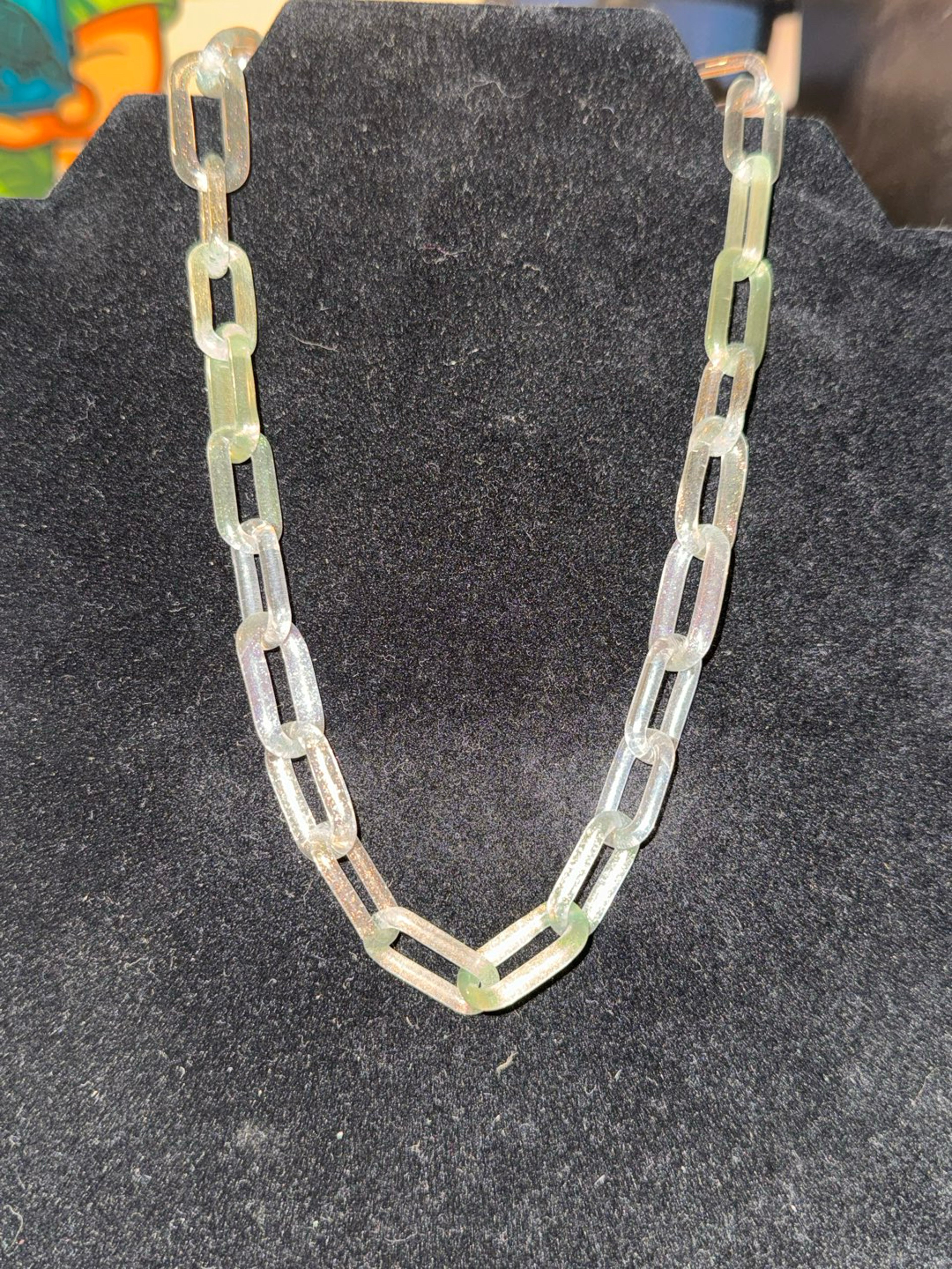 Preview pic of Dichro Glass Chain