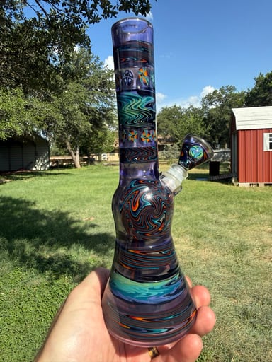 Preview pic of Sleek x Byron tube