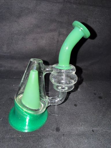 Preview pic of Iridescent glass splash guard puffco peak top