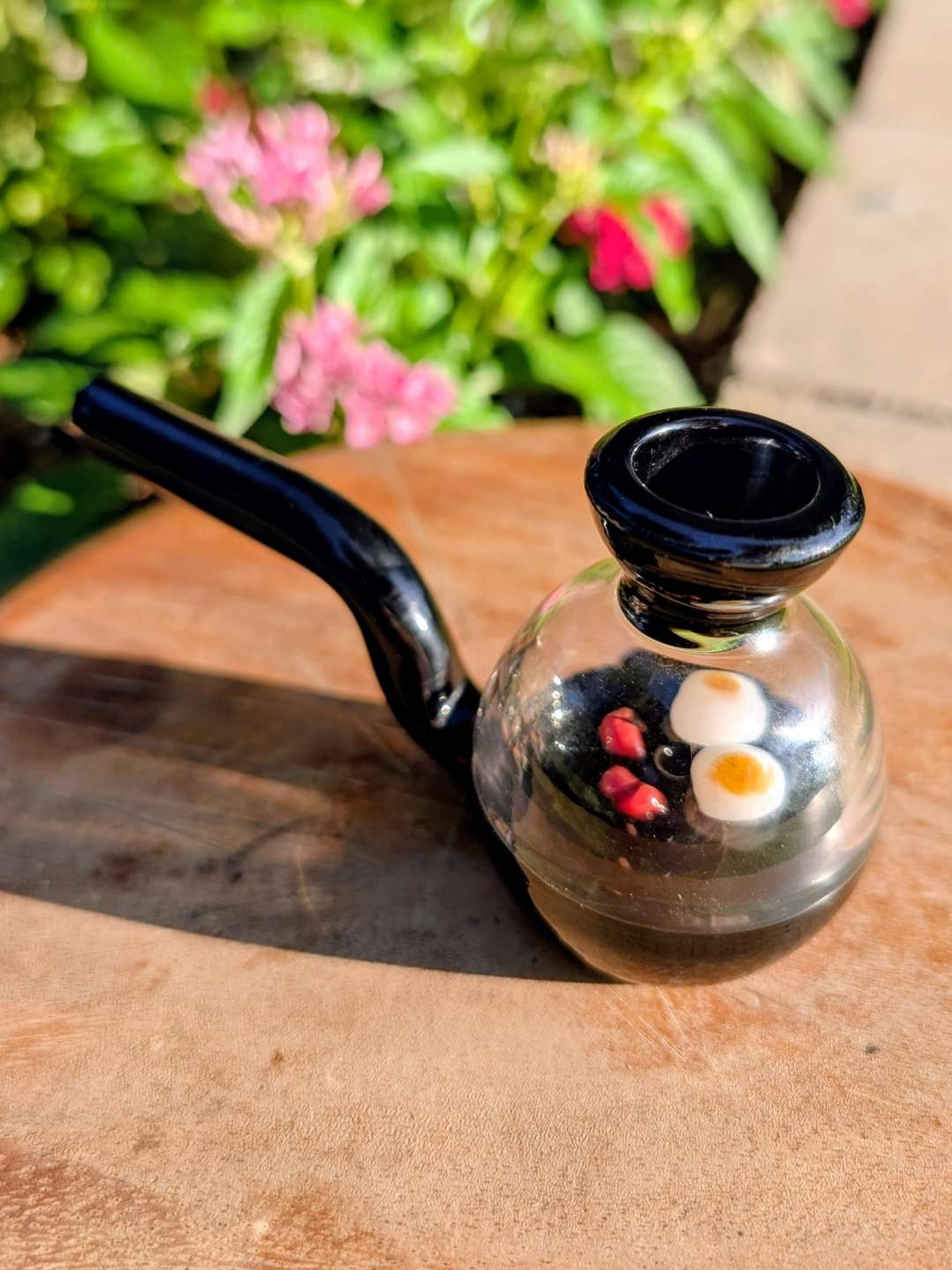 Preview pic of PRISTINE "Eggs & Bakin'" Skillet Hand Pipe by Apollo Glassworks