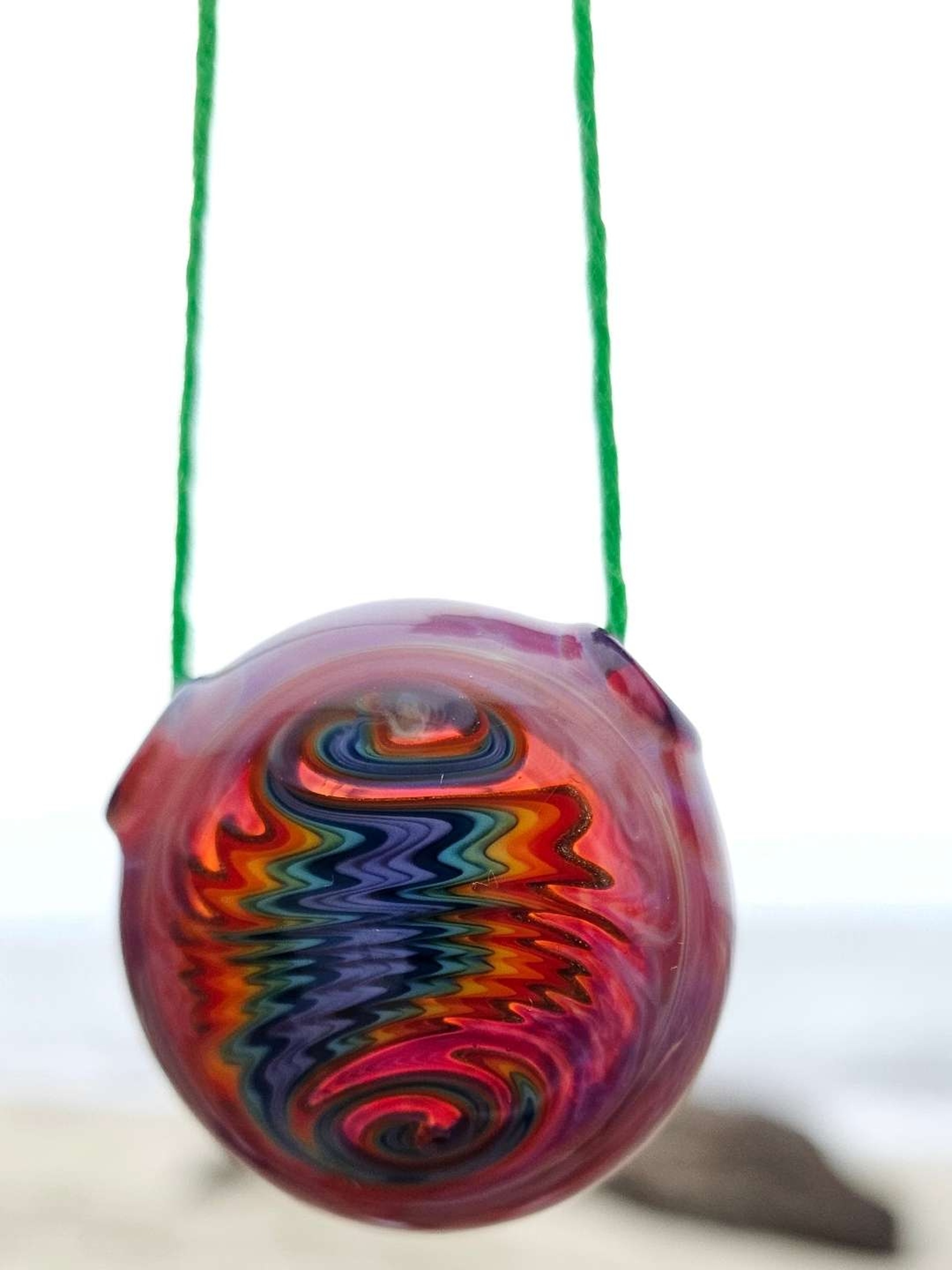Preview pic of E.C glassworks pendant