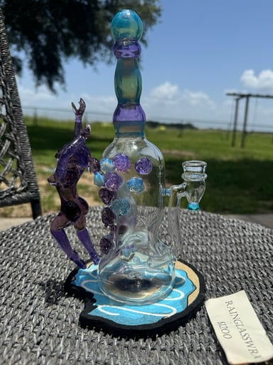 Preview pic of One of a King Rainglasswrx piece