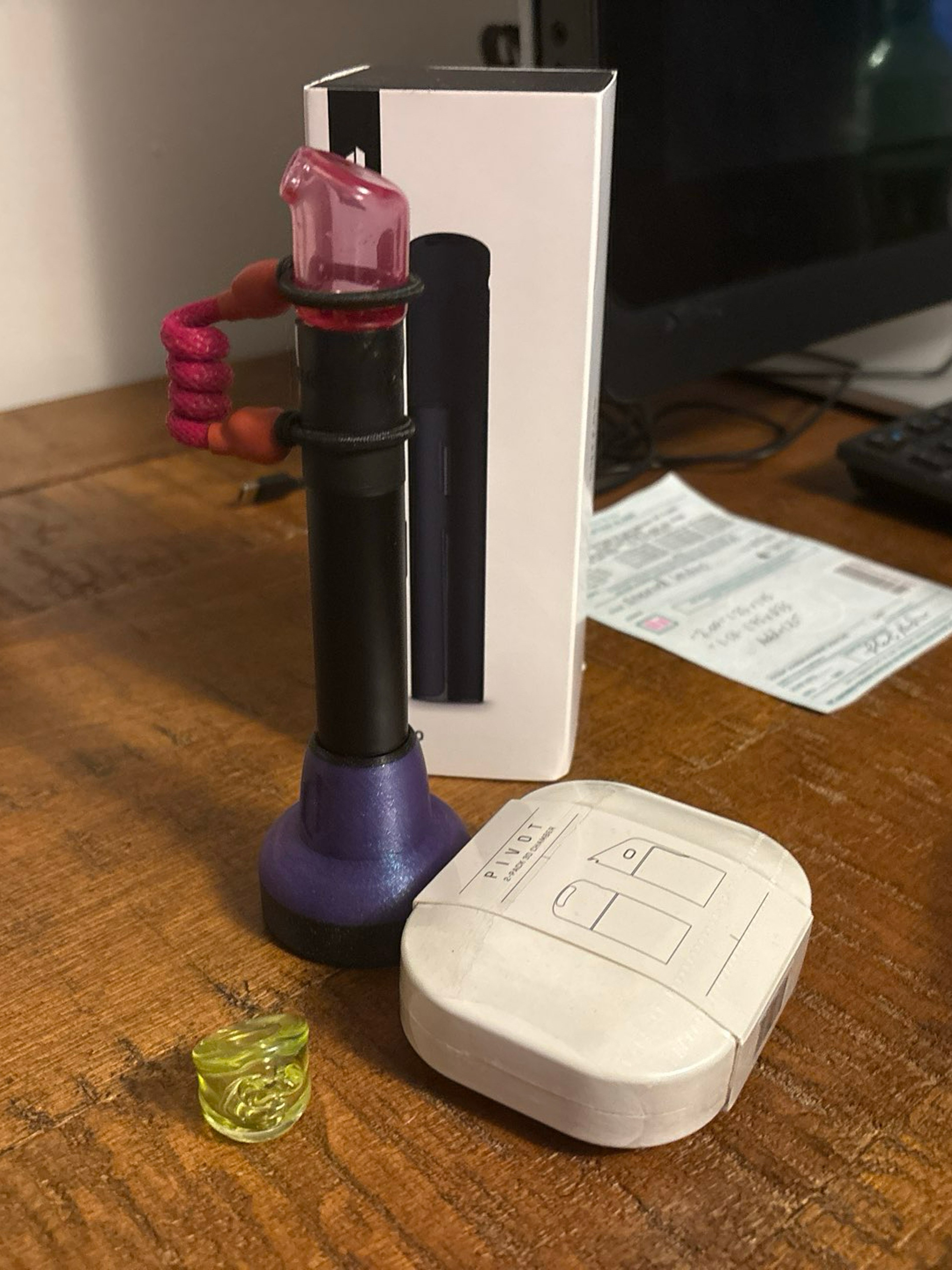 Puffco Pivot w/extras image 0