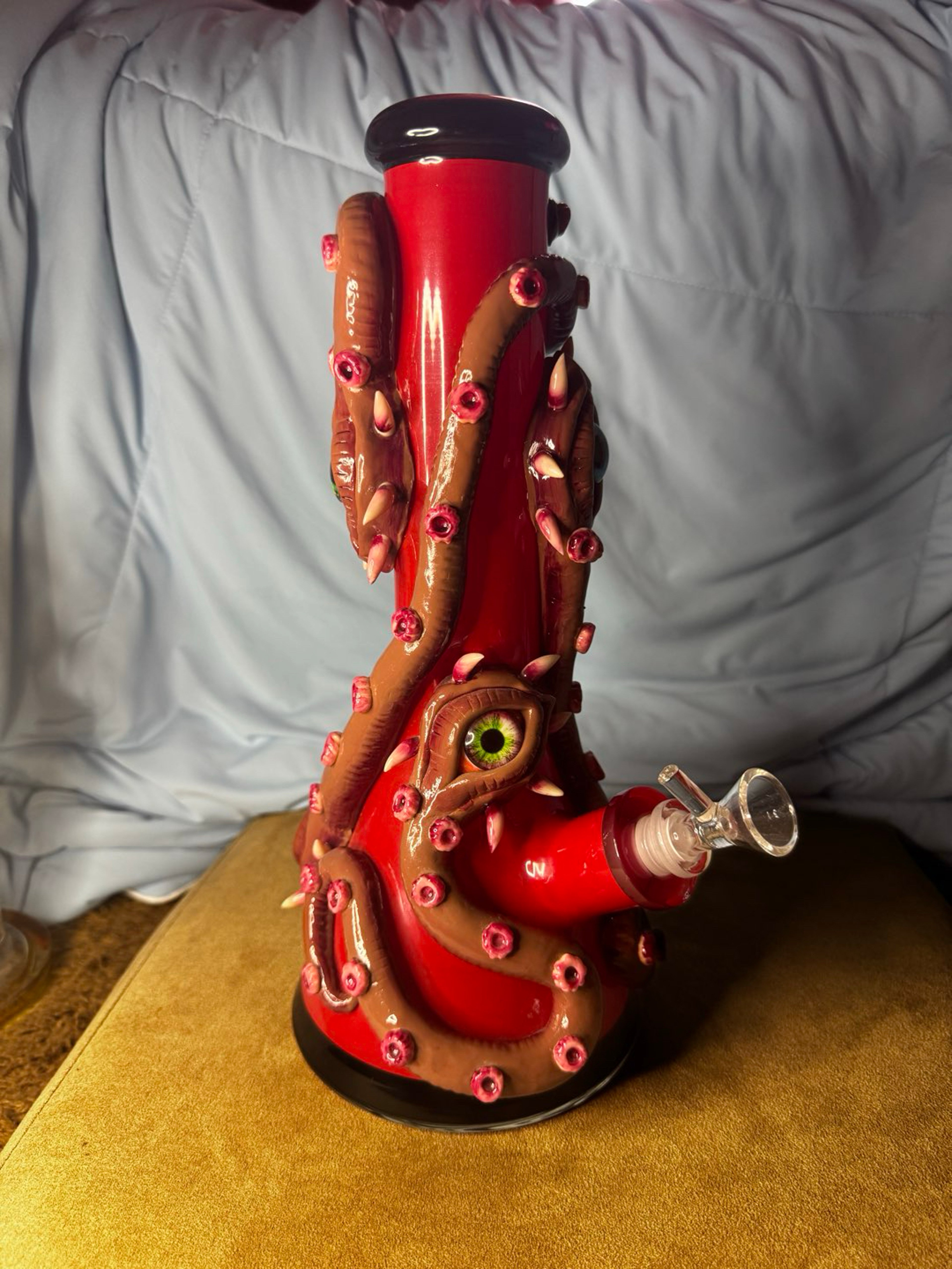 Preview pic of Parasite bong